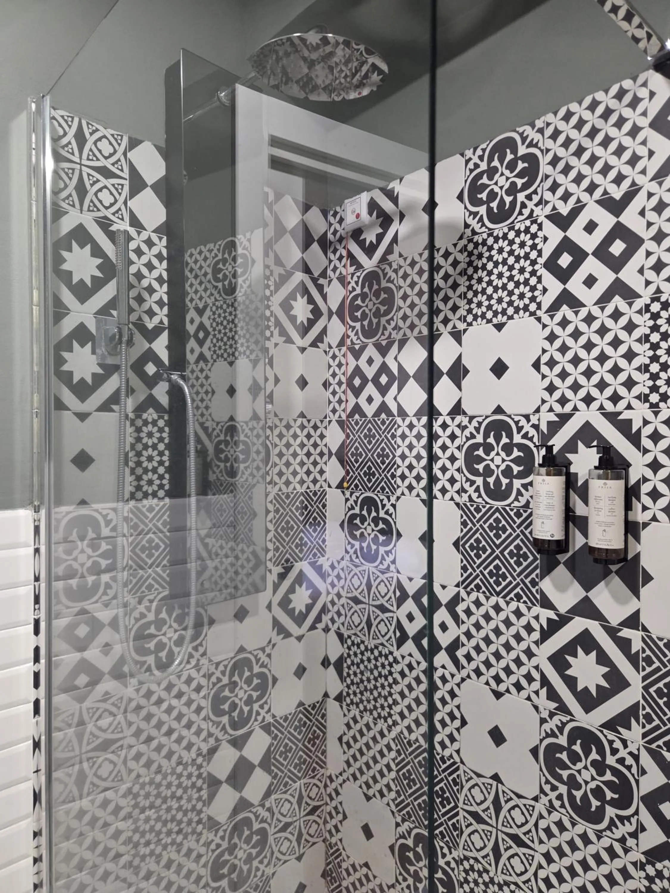 Shower in Corso Italia Rooms