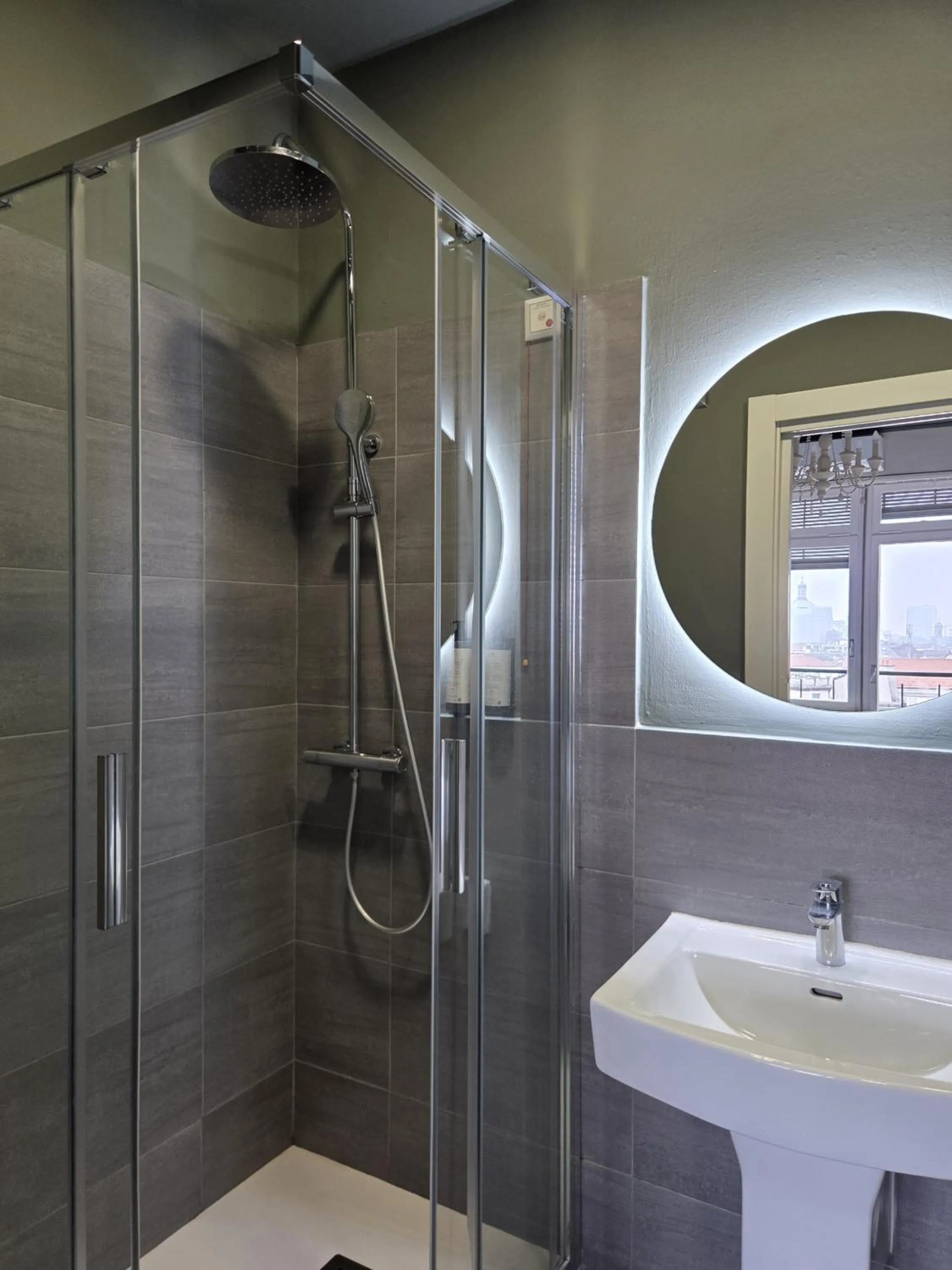 Shower in Corso Italia Rooms
