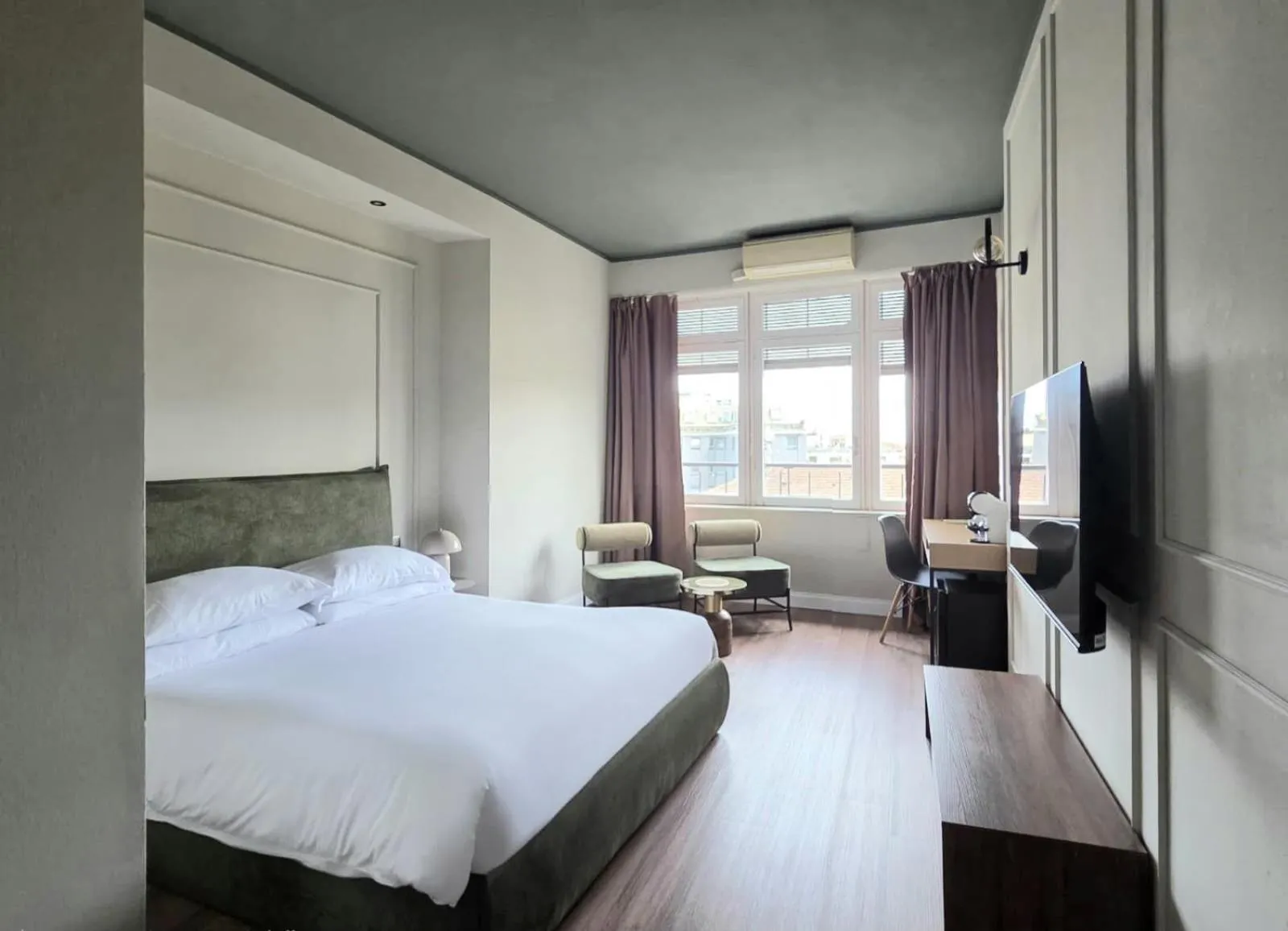 Bed in Corso Italia Rooms