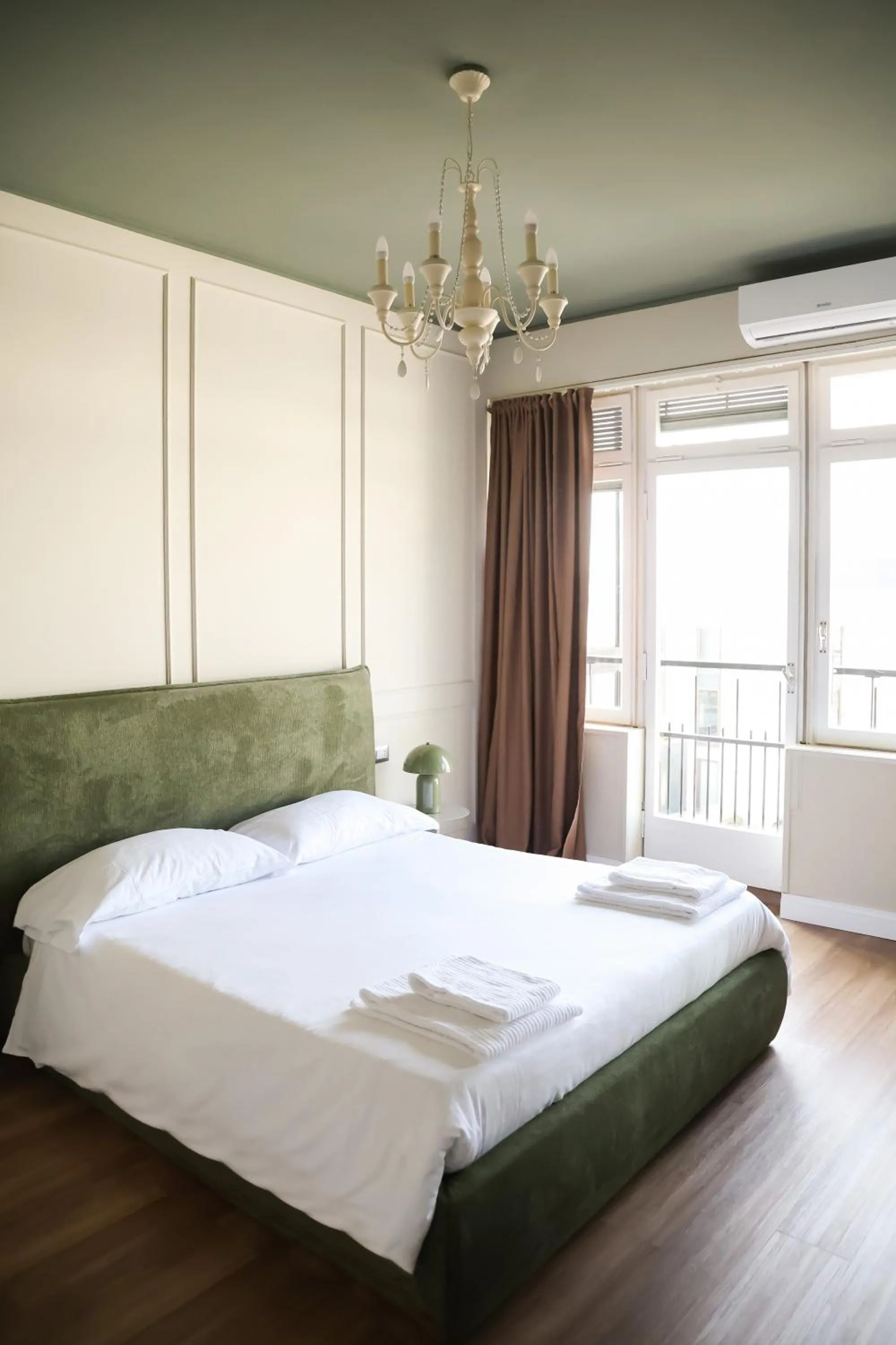 Bed in Corso Italia Rooms