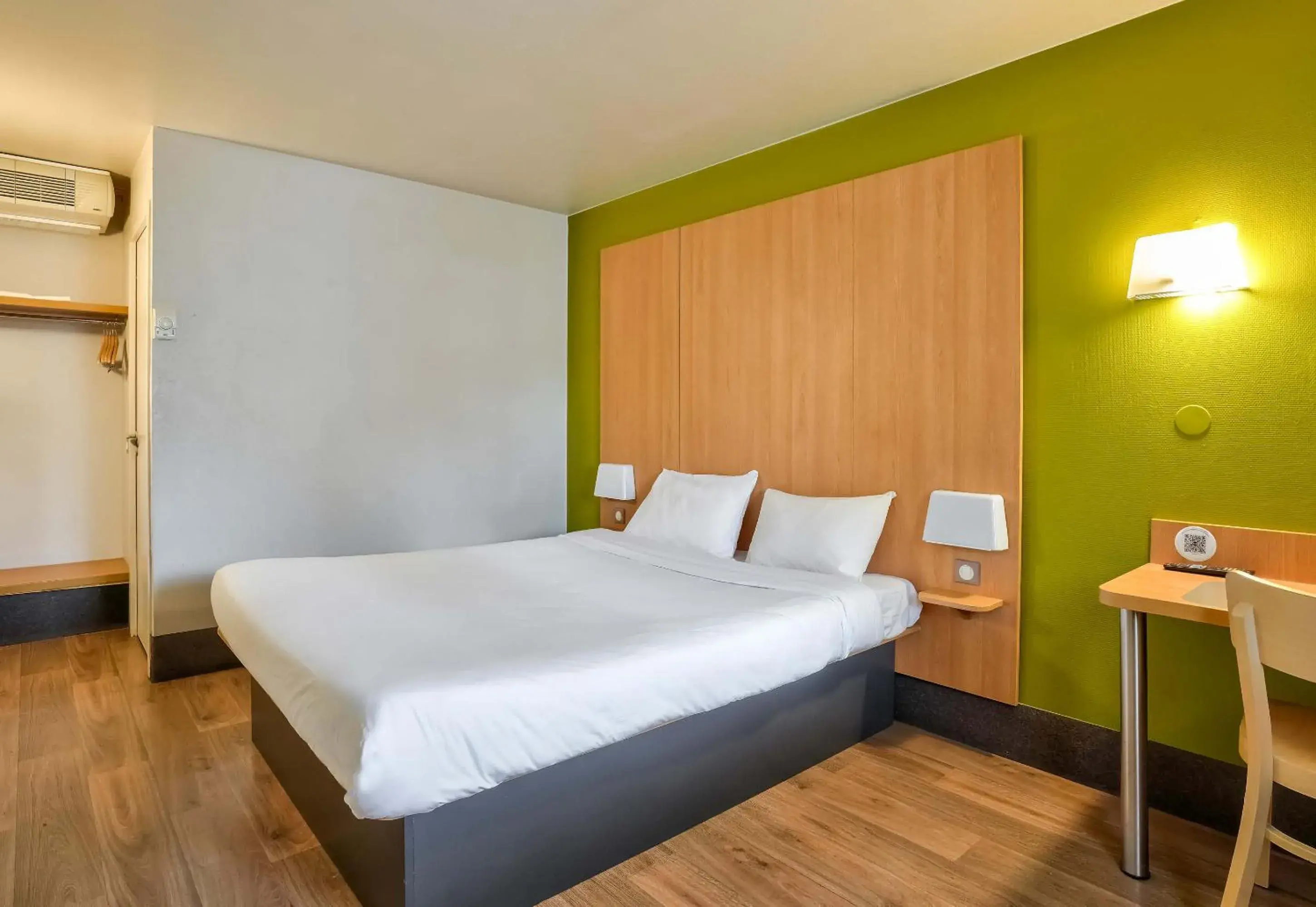 Bedroom, Bed in B&B HOTEL Herblay Bedroom, Bed in B&B HOTEL Herblay