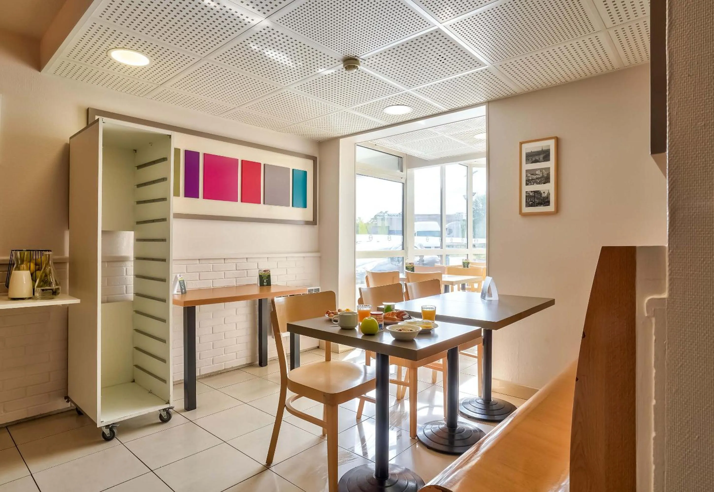 Restaurant/places to eat in B&B HOTEL Herblay