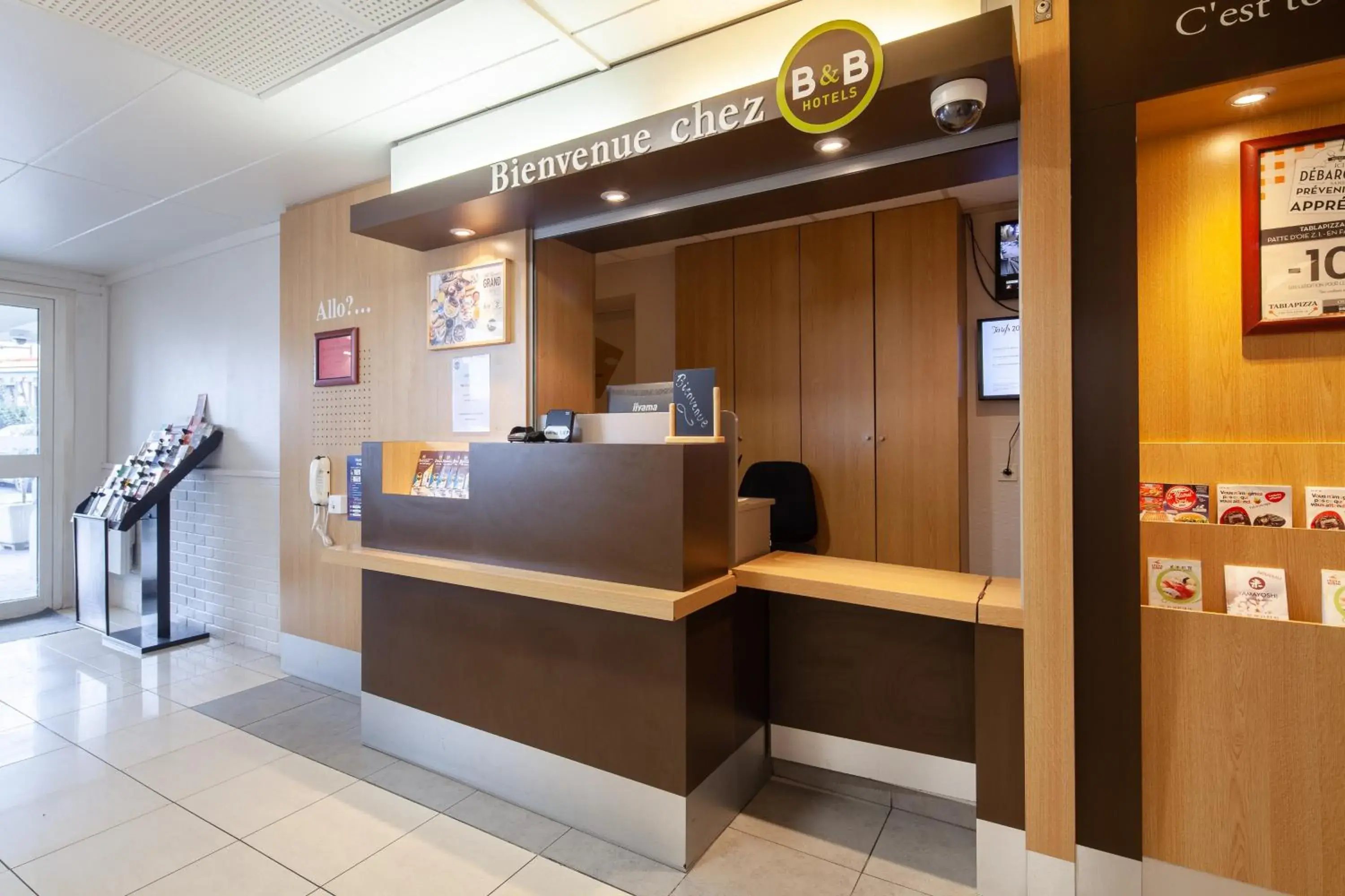 Lobby or reception in B&B HOTEL Herblay Lobby or reception in B&B HOTEL Herblay