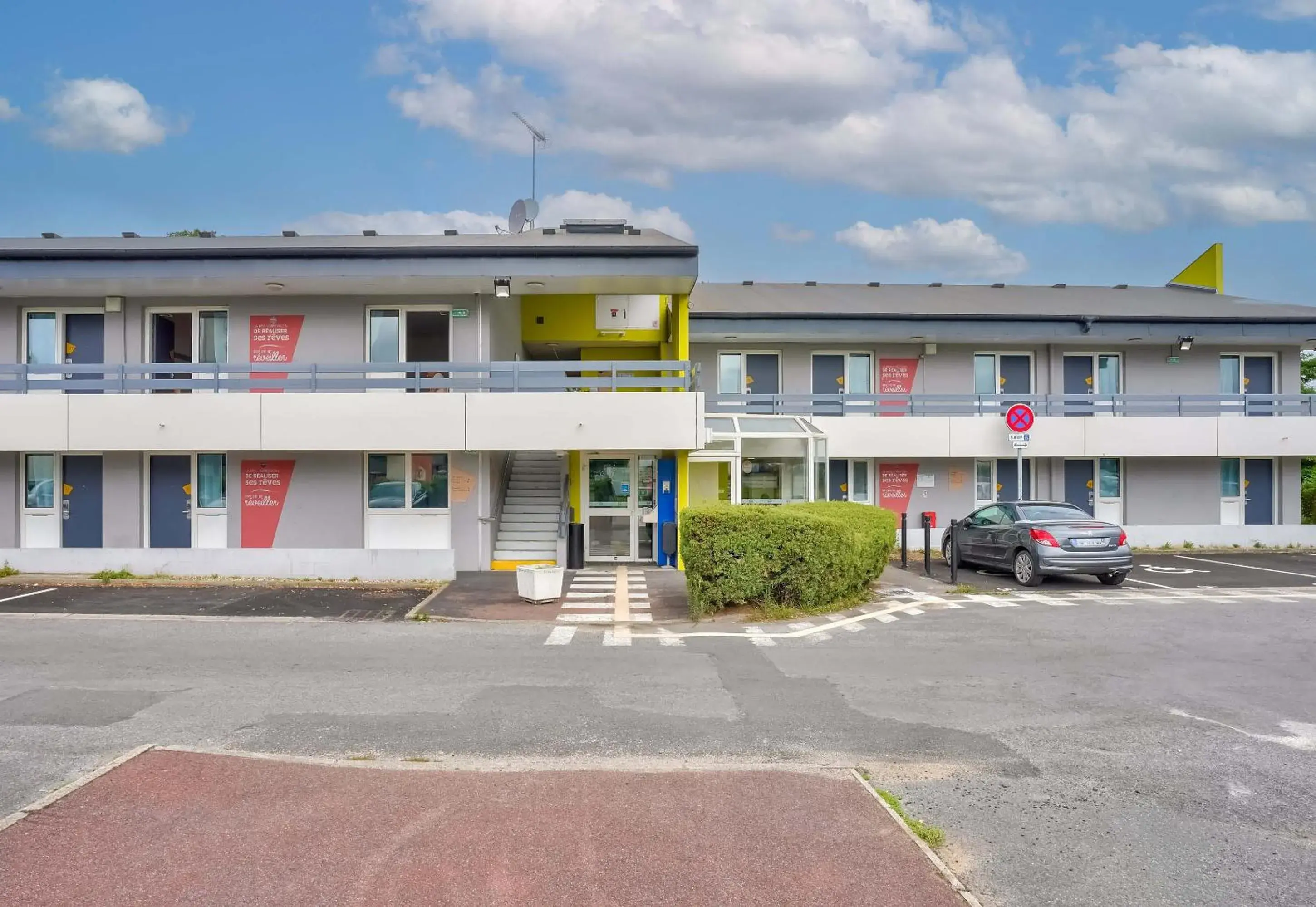 Property building in B&B HOTEL Herblay Property building in B&B HOTEL Herblay