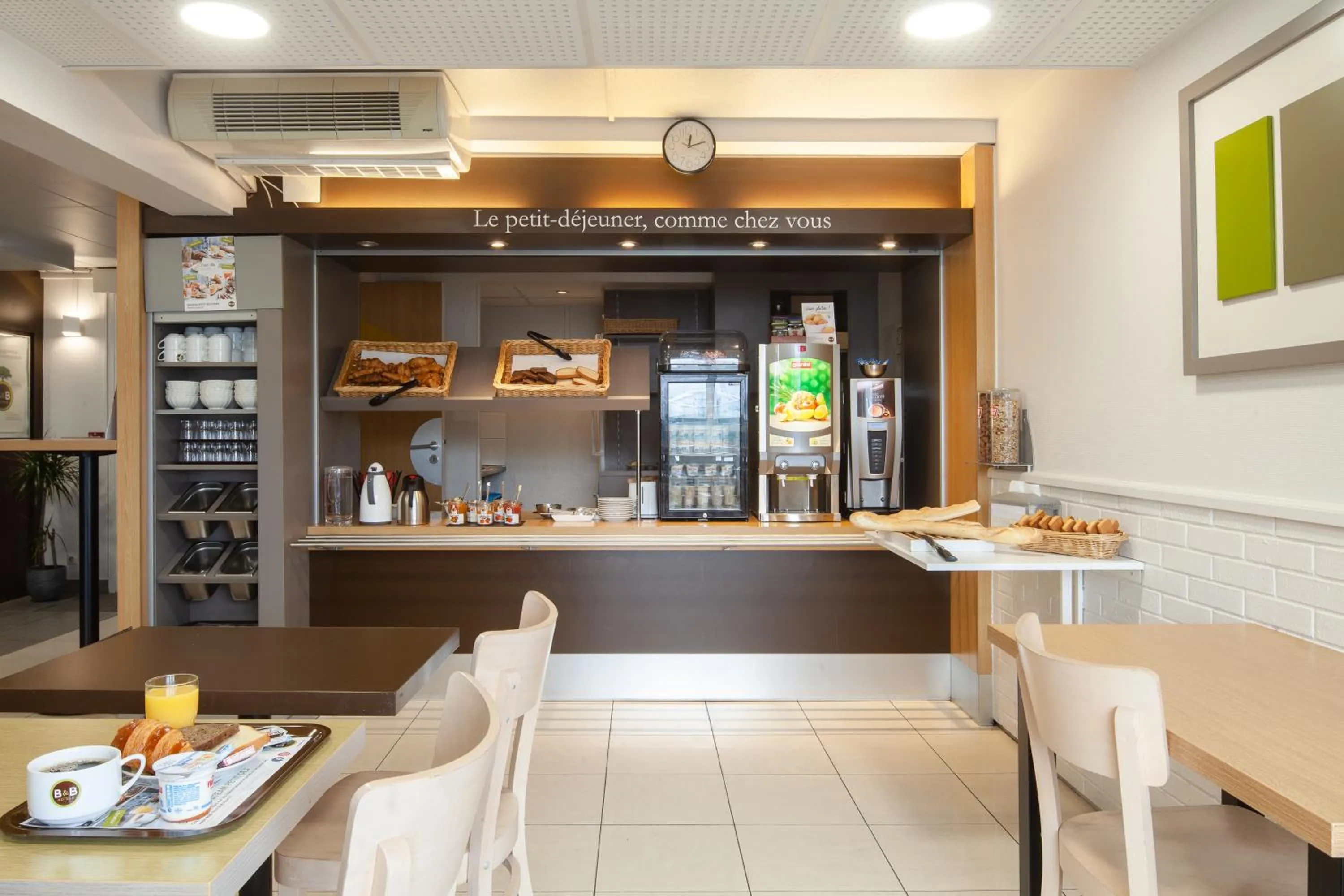 Buffet breakfast in B&B HOTEL Herblay