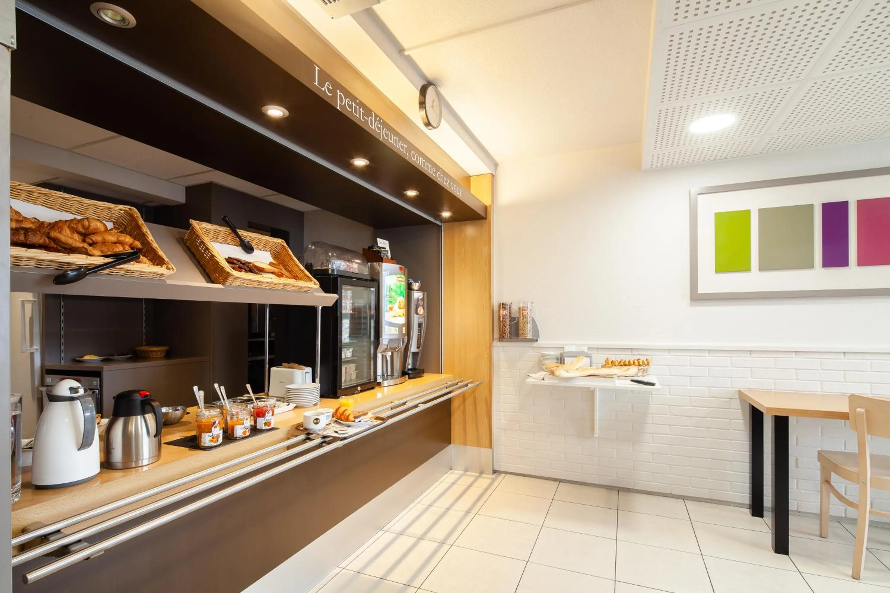 Buffet breakfast in B&B HOTEL Herblay