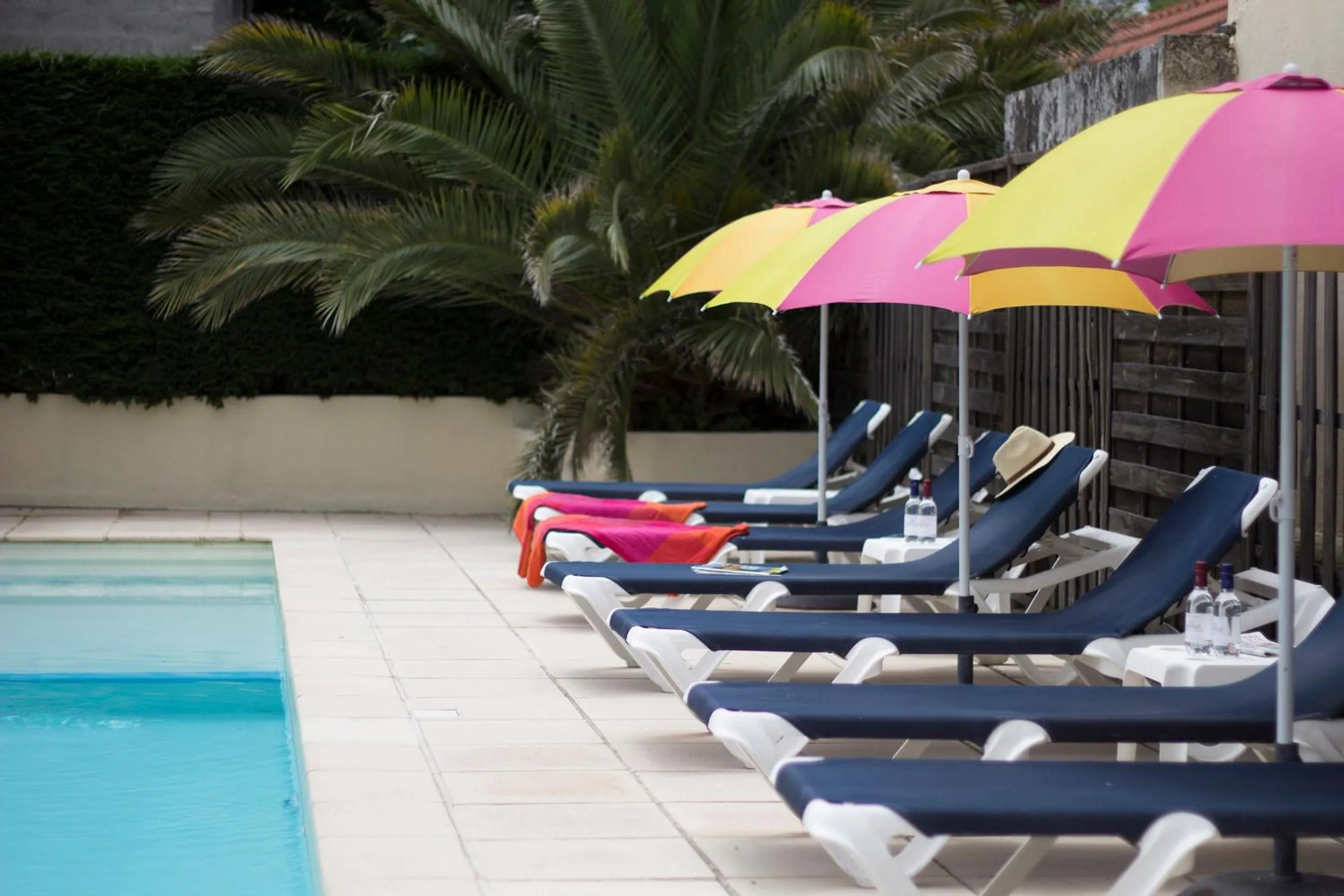 Swimming pool in Hôtel Le Dauphin