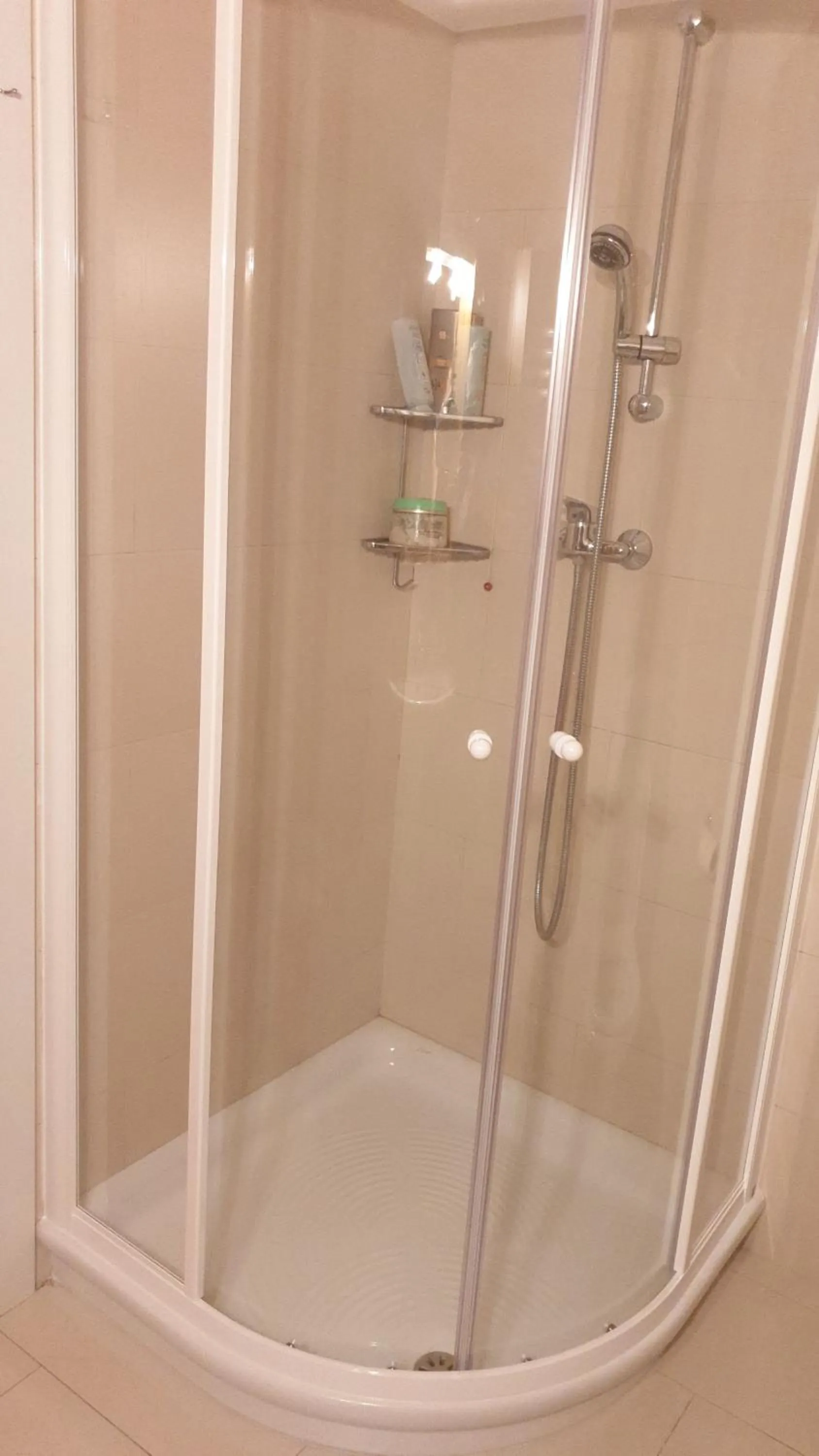 Shower in Villa Flora