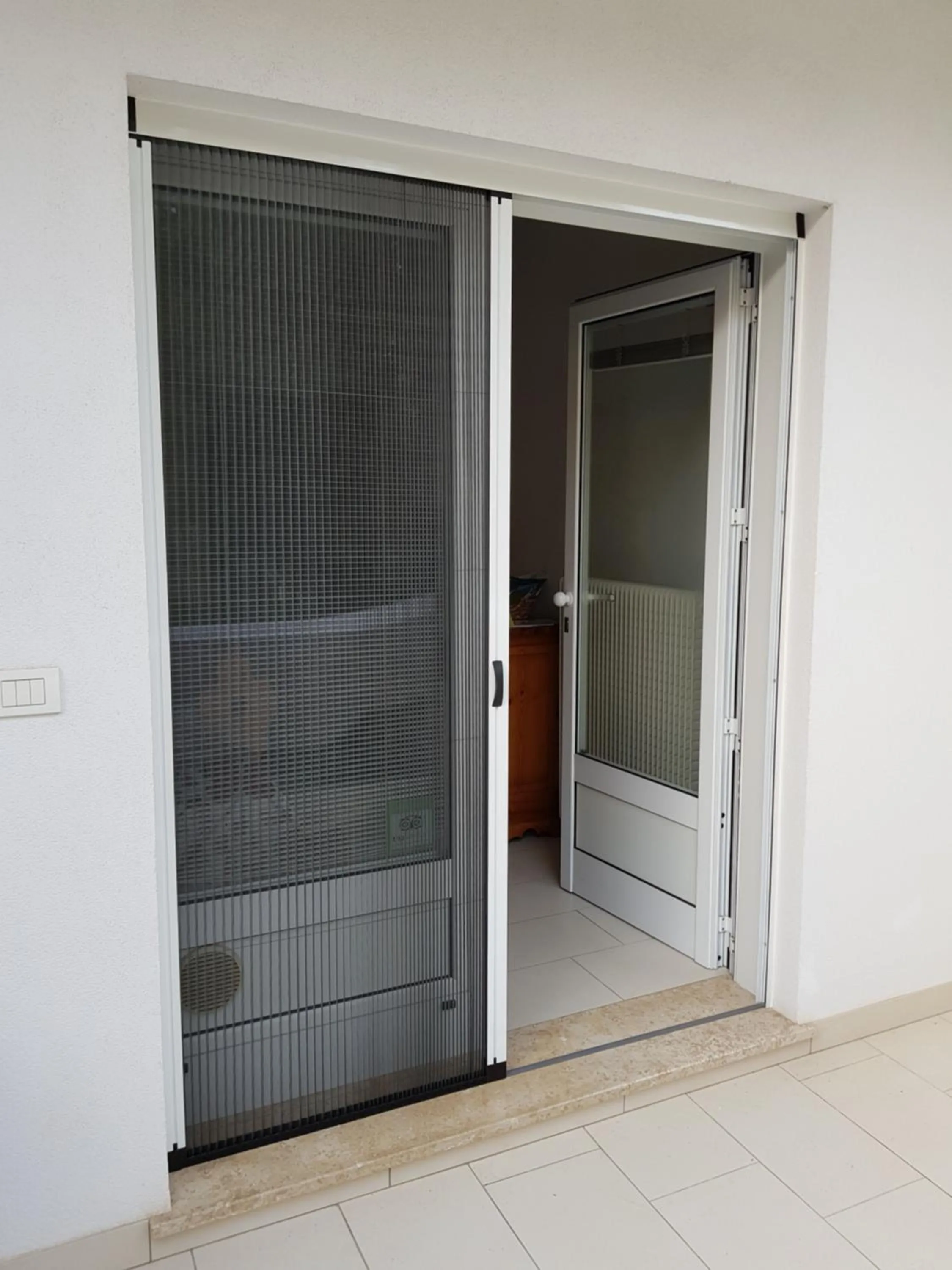 Property building in Villa Flora