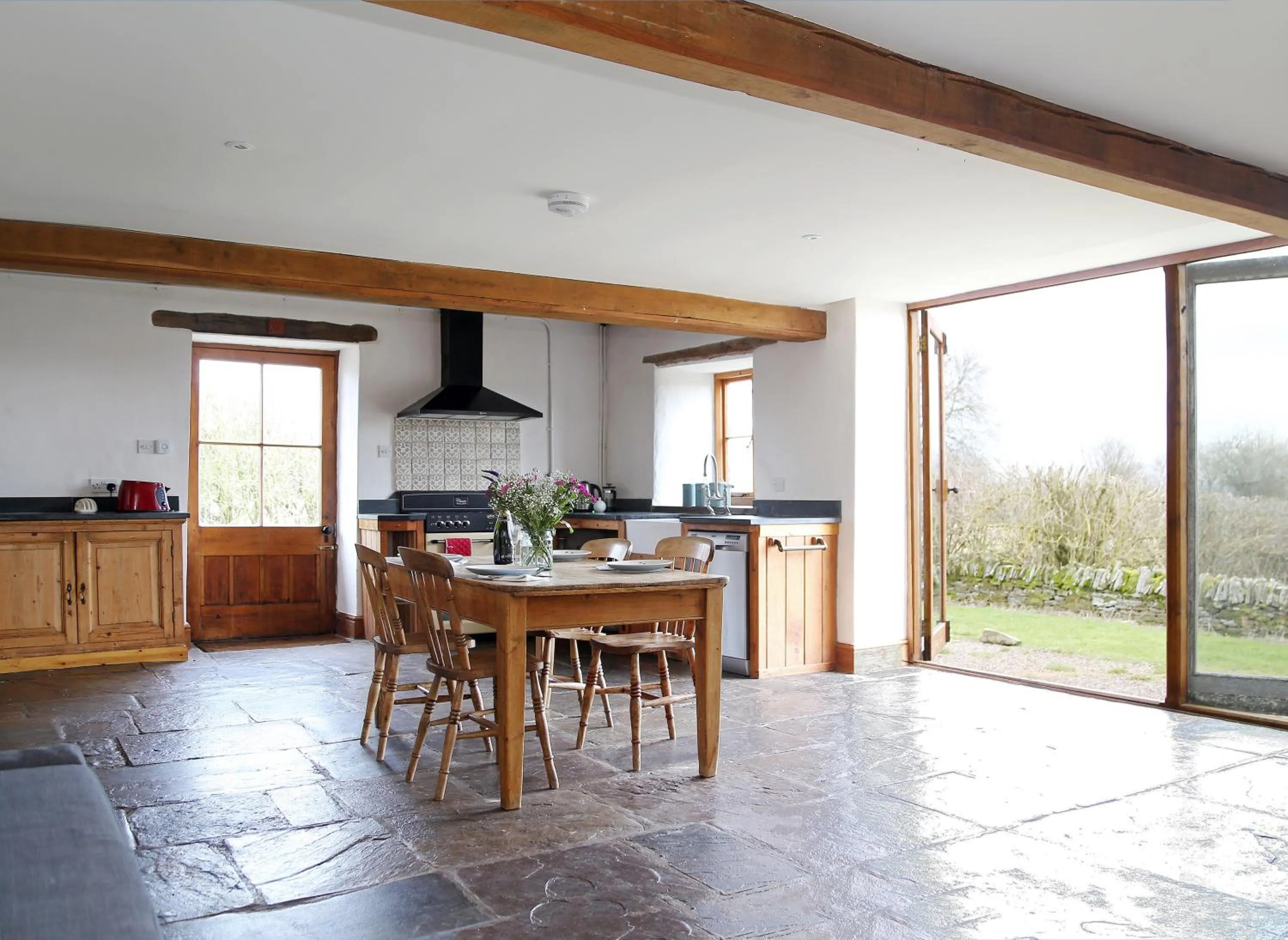 Kitchen or kitchenette in Drovers Rest Farm Stay