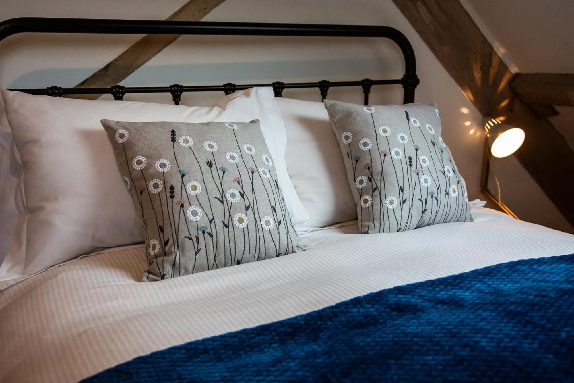 Bed in Drovers Rest Farm Stay