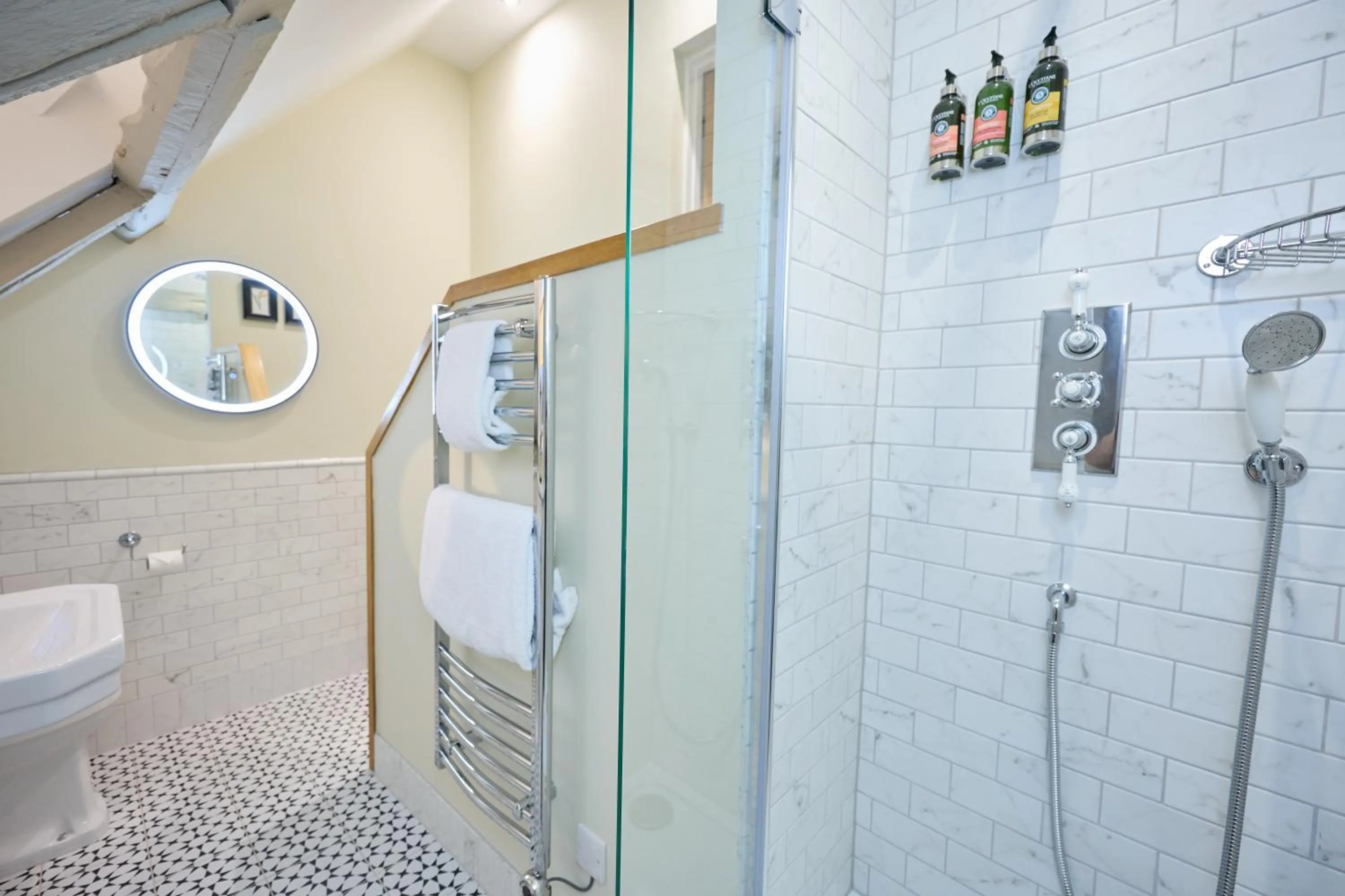 Bathroom in The White Hart