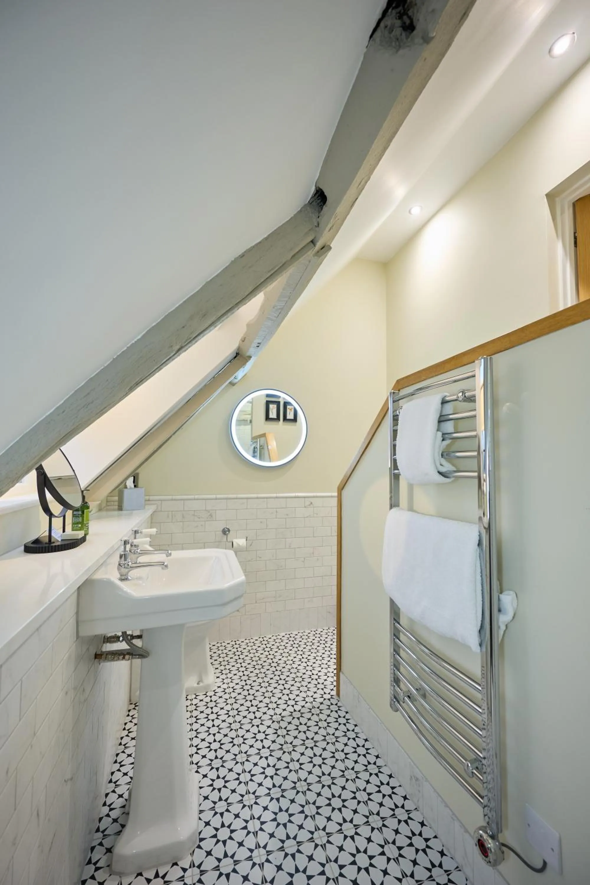 Bathroom in The White Hart