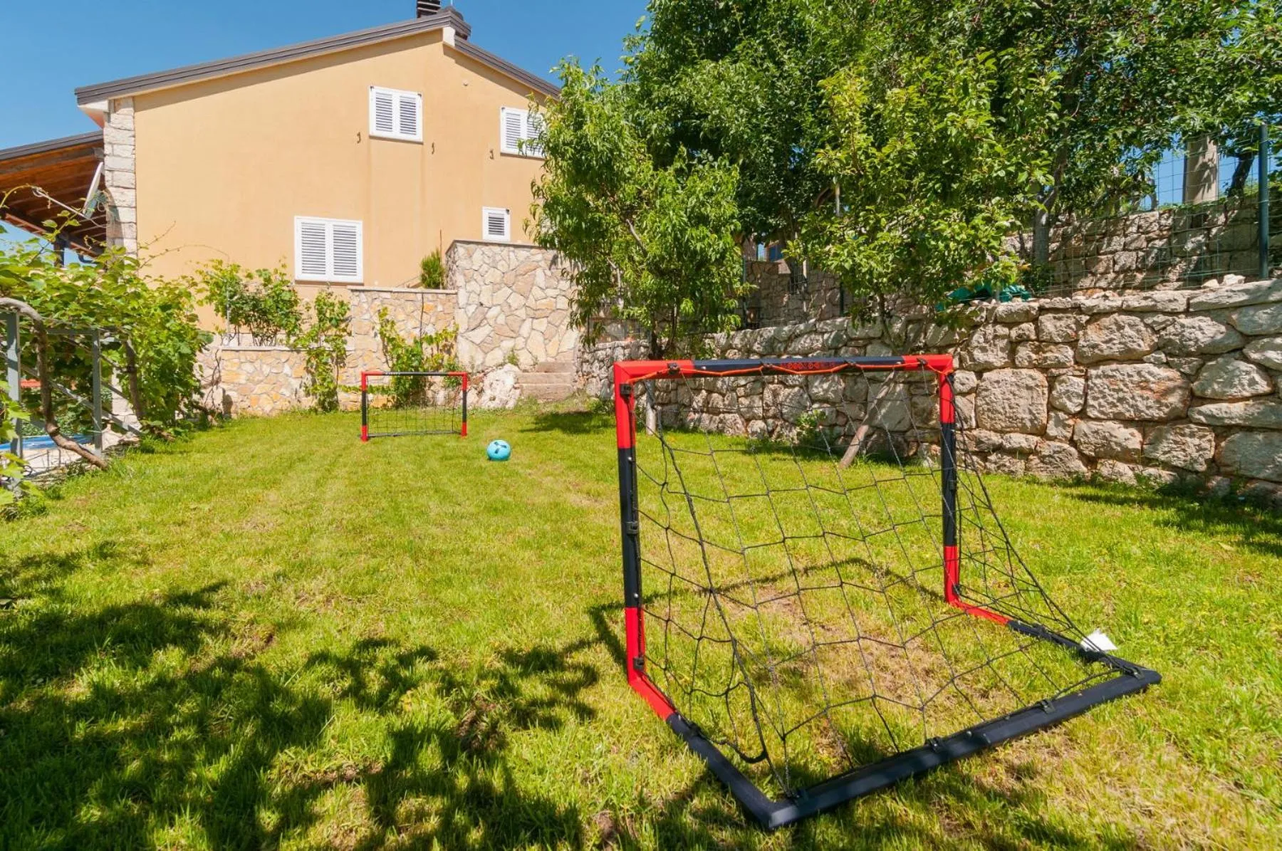 Children play ground in Holiday Home Mateovi Dvori