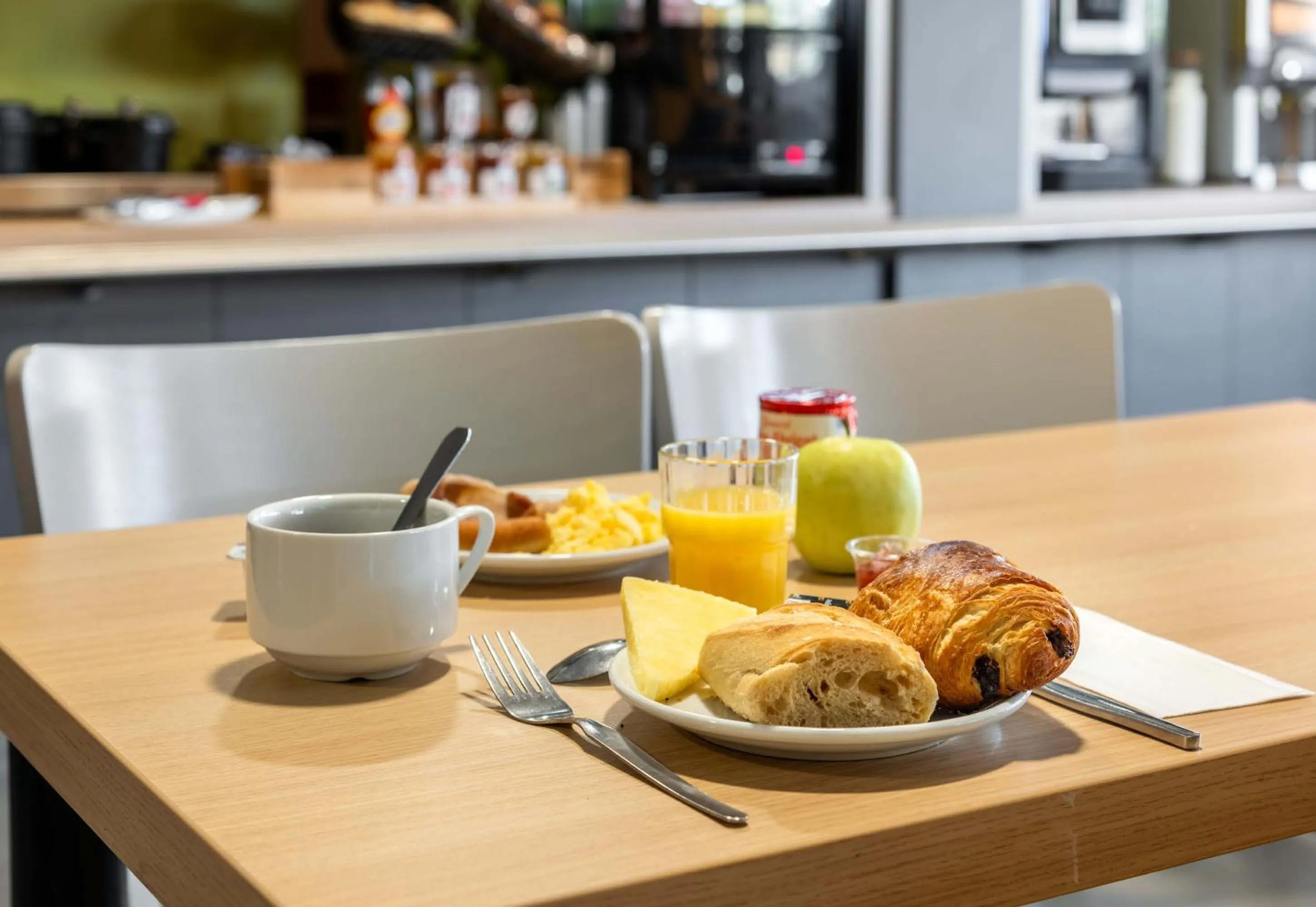 Breakfast in B&B HOTEL Narbonne 1