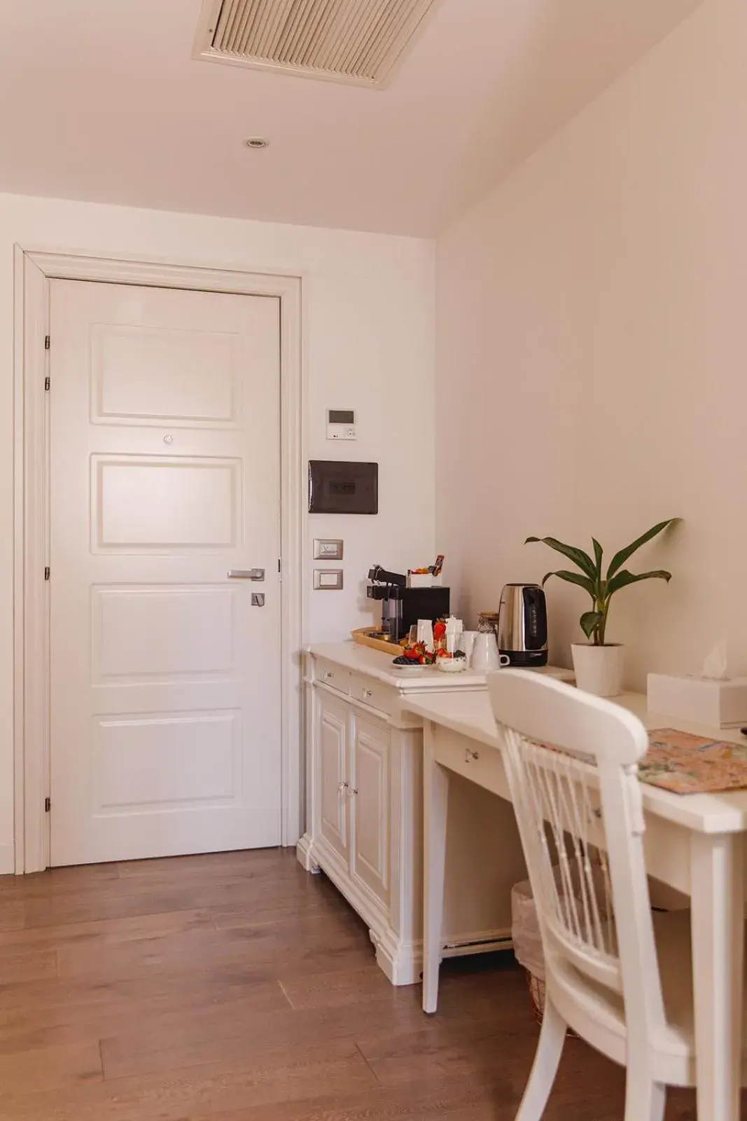 Deluxe Room in My Spanishsteps Deluxe Room in My Spanishsteps