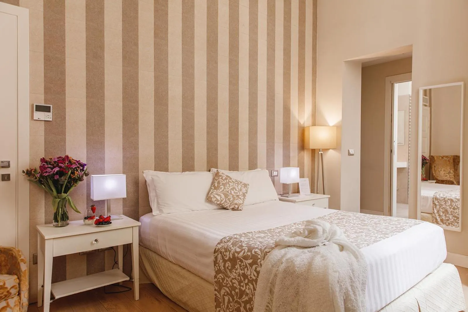 Bed in My Spanishsteps