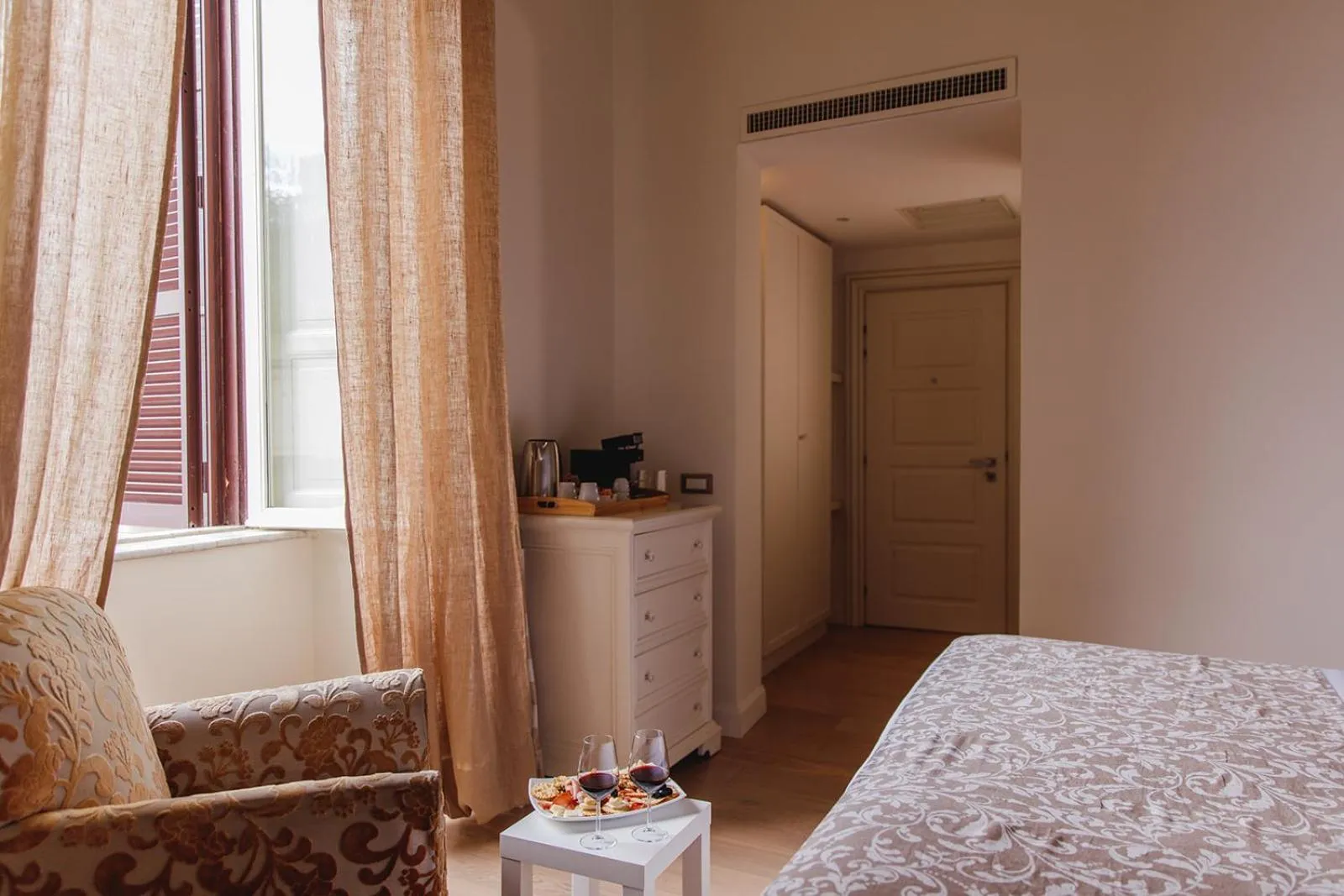 Bed in My Spanishsteps