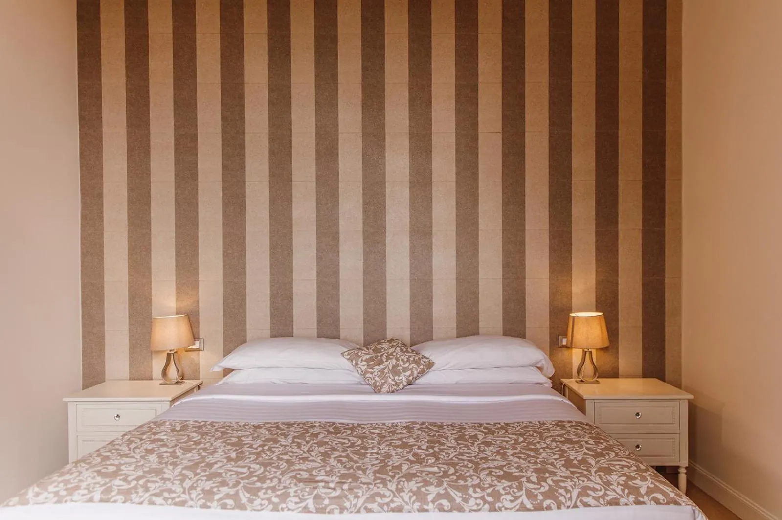 Bed in My Spanishsteps