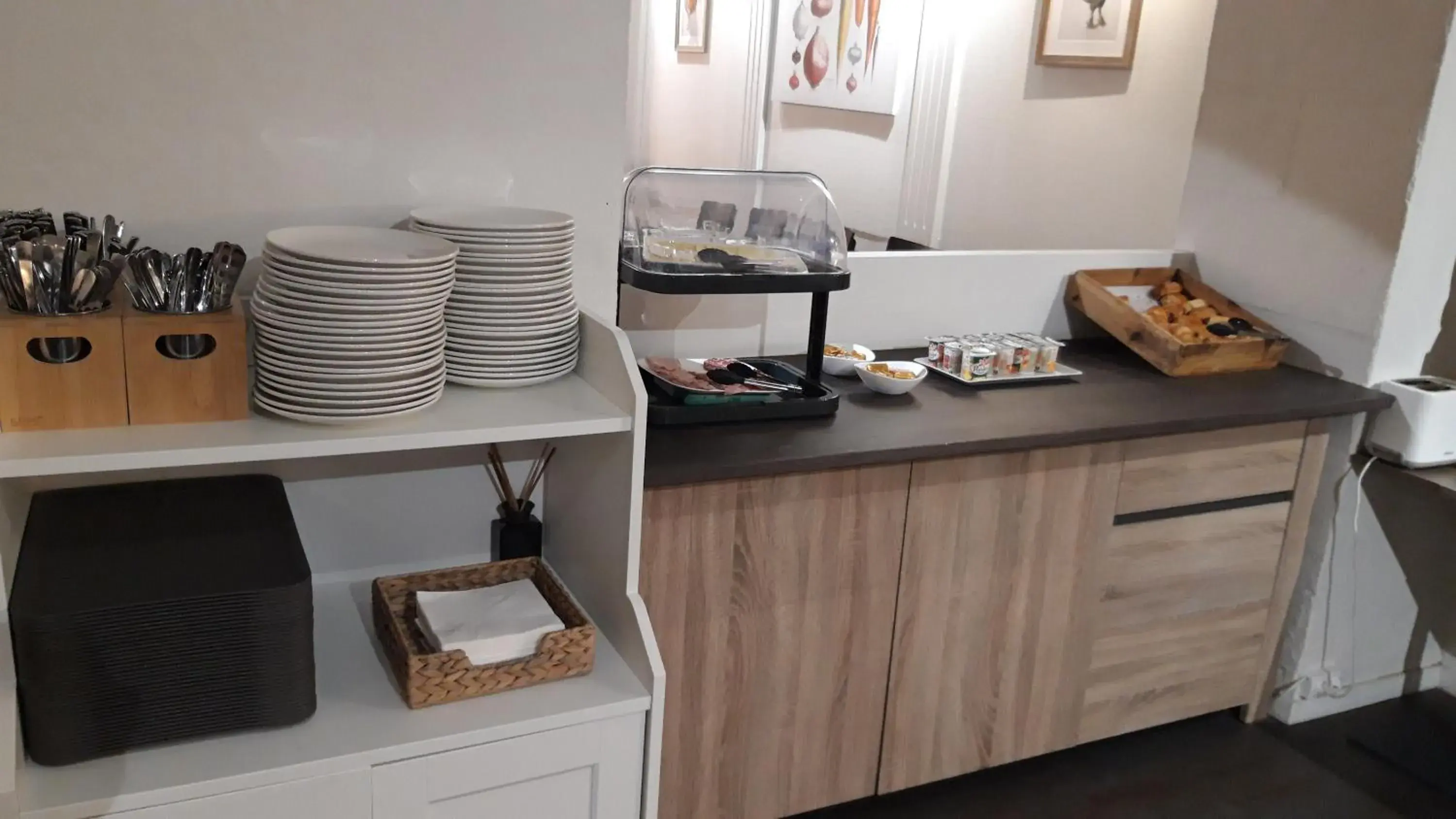 Breakfast in Logis hotel Noemys Gradignan Breakfast in Logis hotel Noemys Gradignan