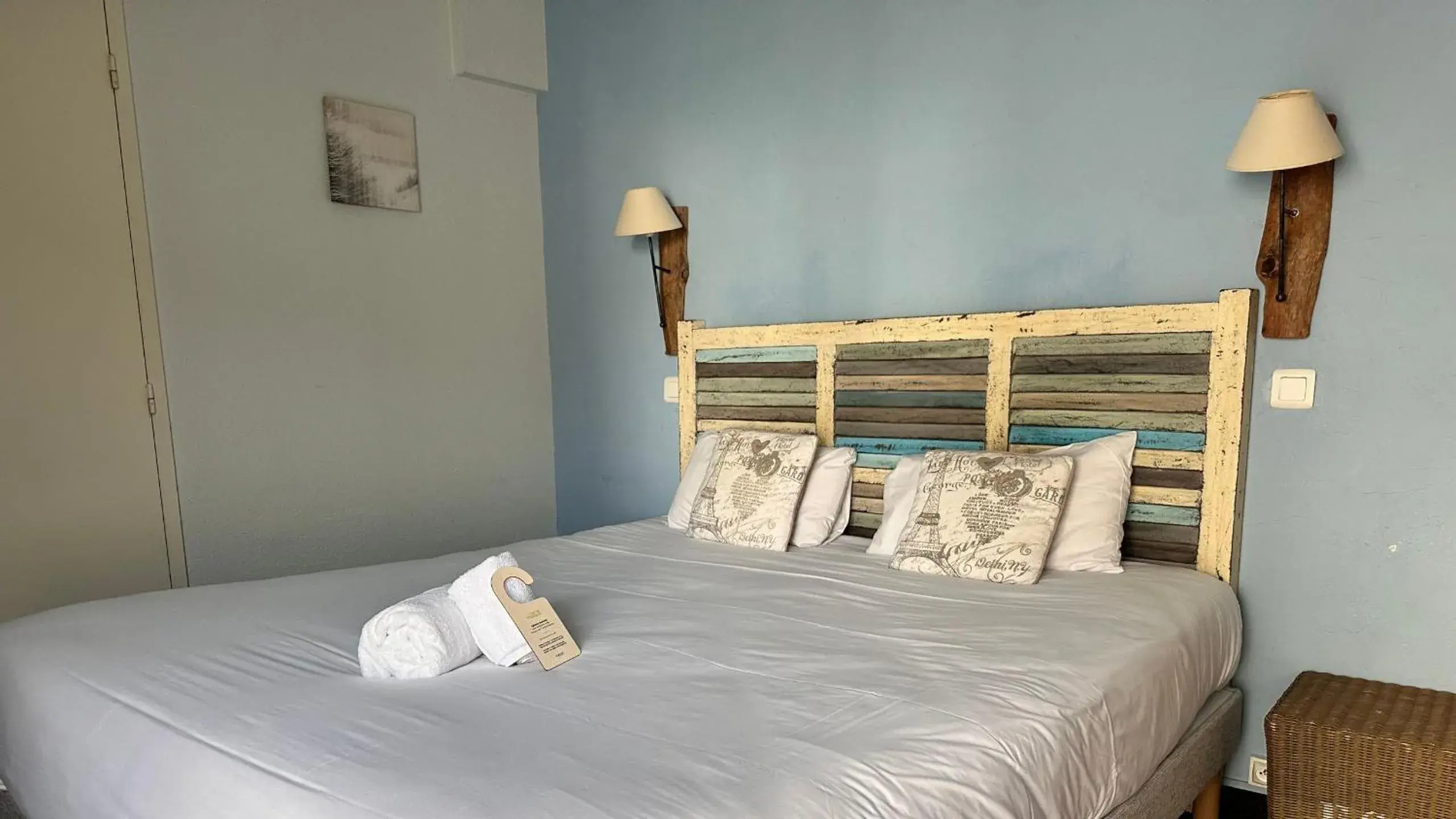 Bed in Logis hotel Noemys Gradignan Bed in Logis hotel Noemys Gradignan