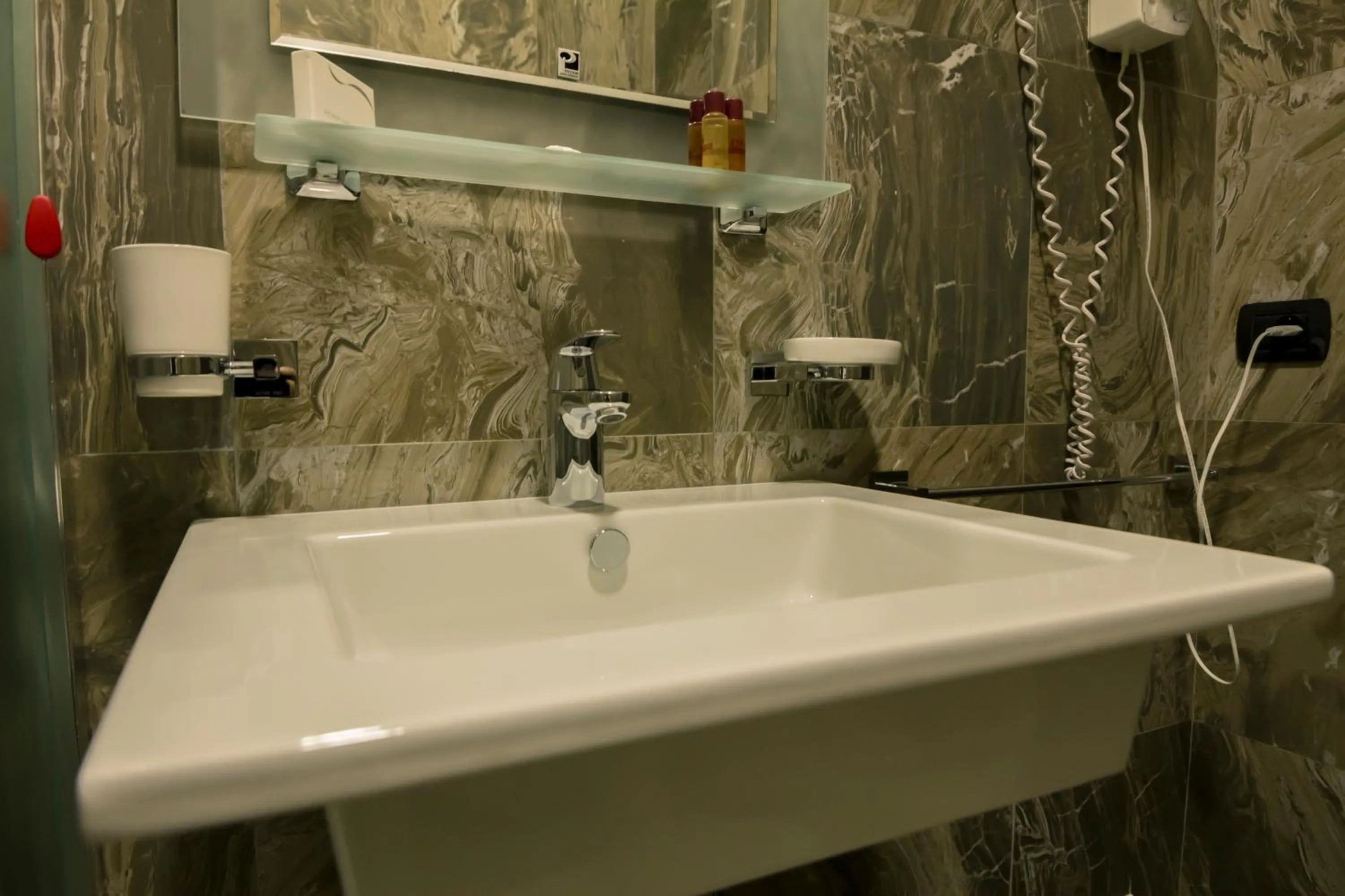 Shower in Hotel Pandora Residence