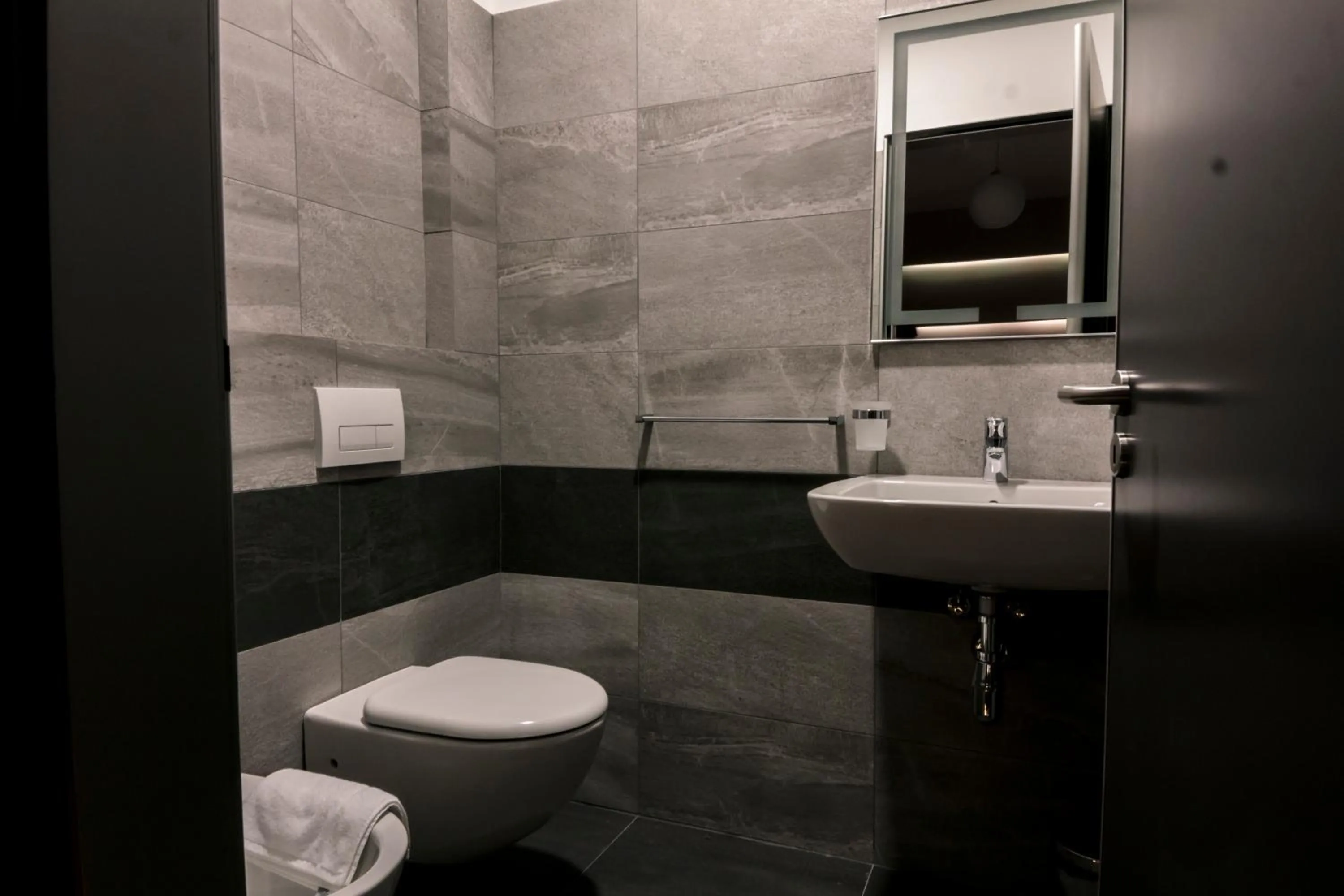 Toilet in Hotel Pandora Residence