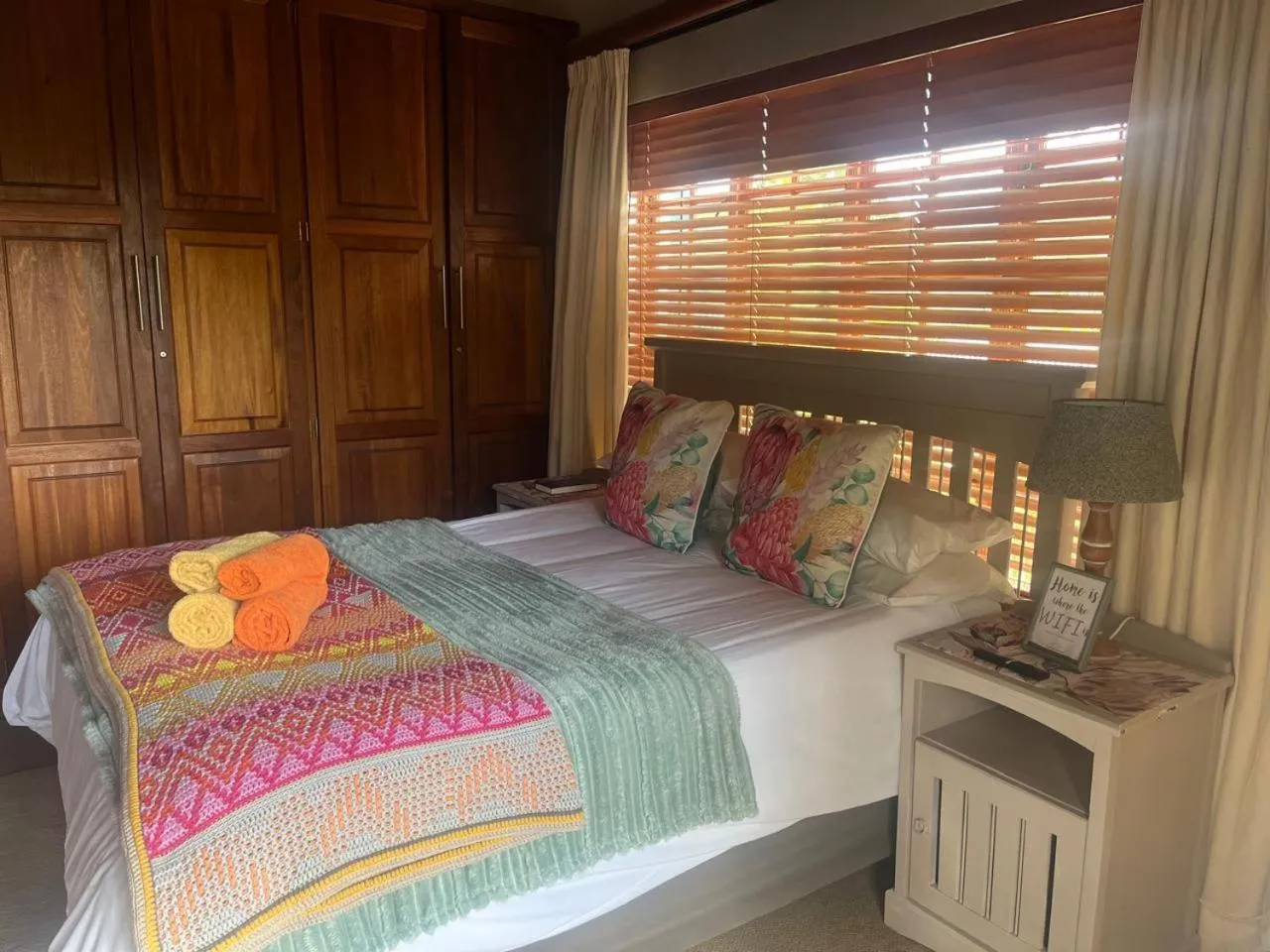 Bedroom, Bed in Aan de Bergen