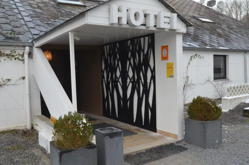 Facade/entrance in Tropical Hotel