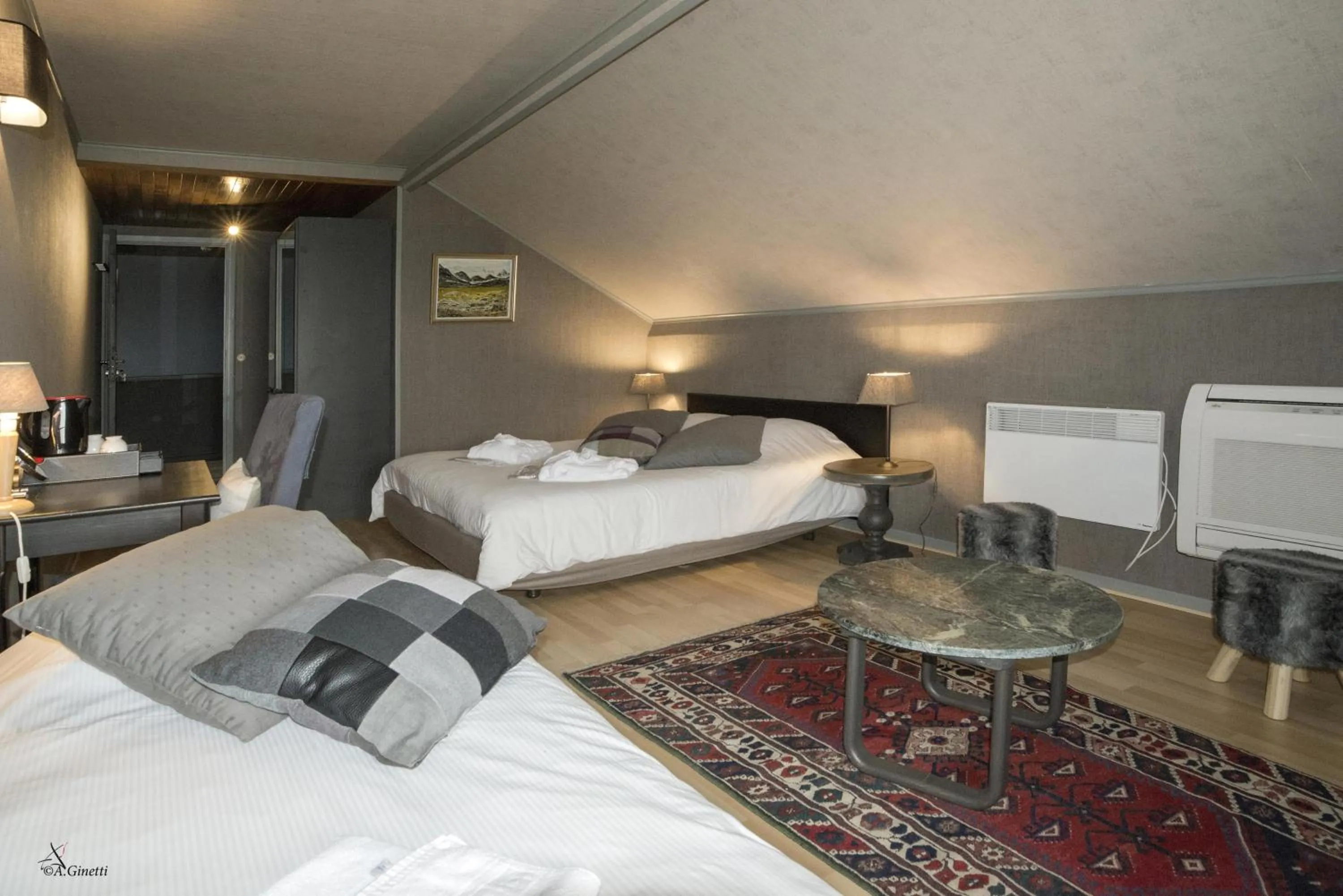 Photo of the whole room, Bed in Tropical Hotel