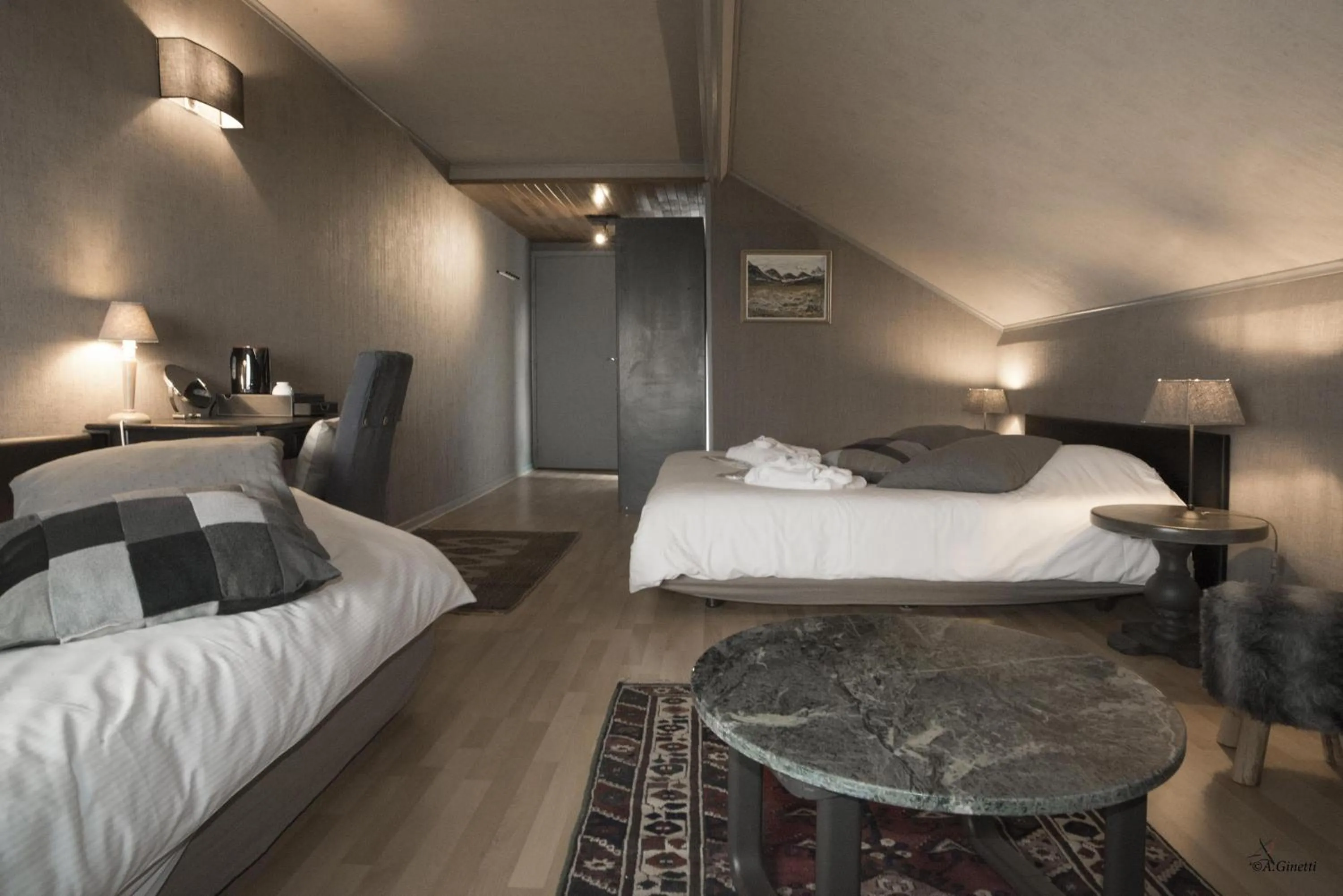 Photo of the whole room, Bed in Tropical Hotel