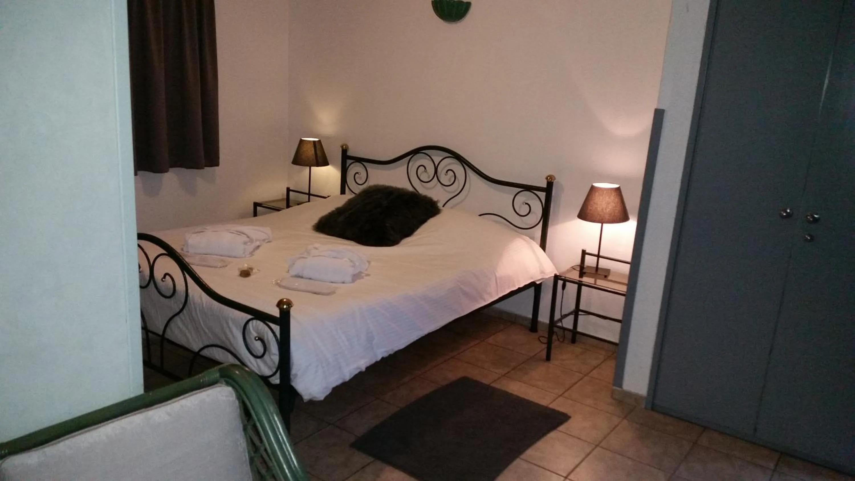 Photo of the whole room, Bed in Tropical Hotel