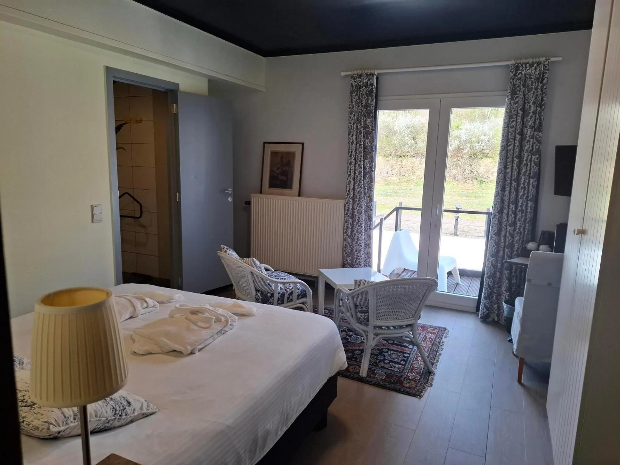Photo of the whole room, Bed in Tropical Hotel