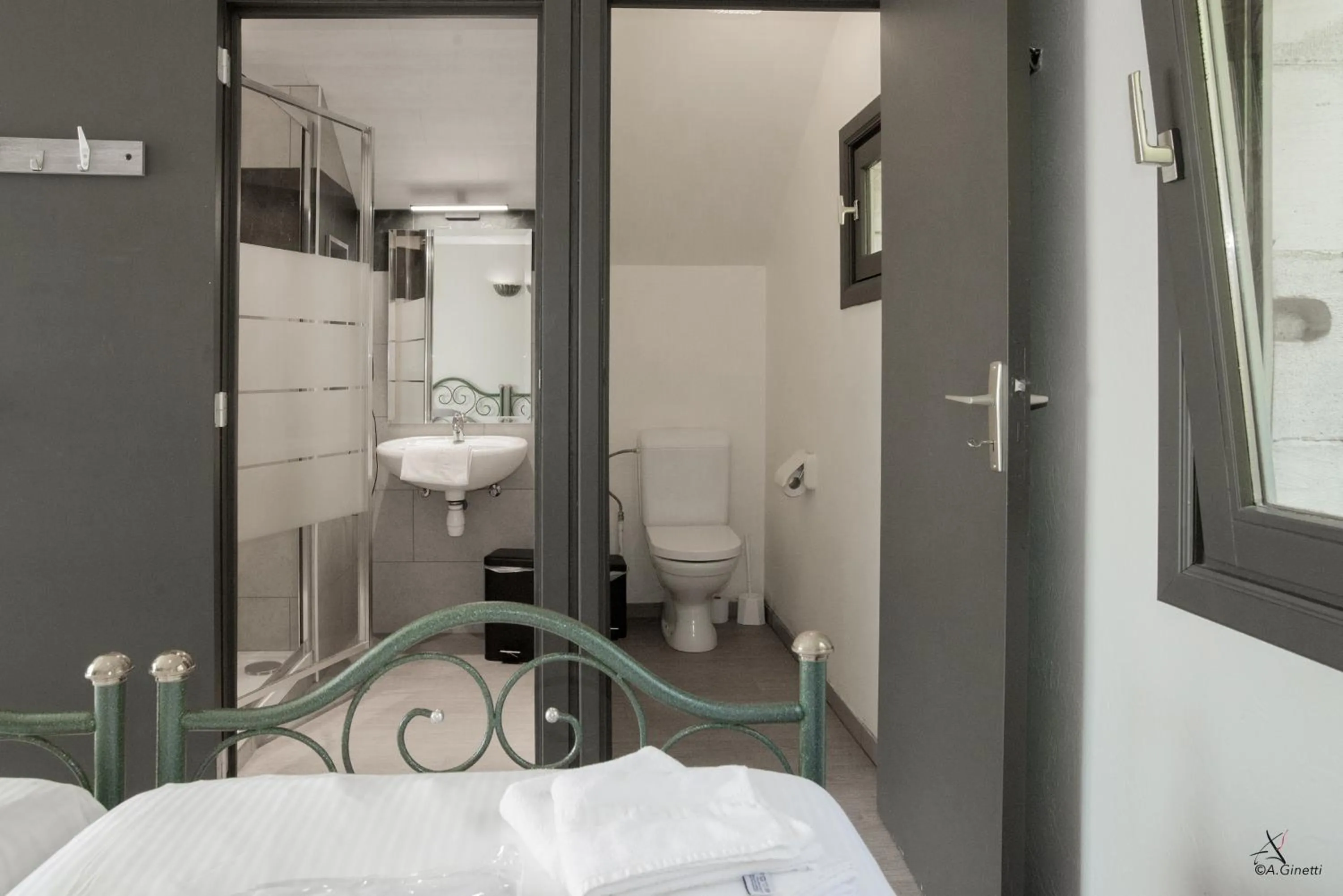 Photo of the whole room, Bed in Tropical Hotel