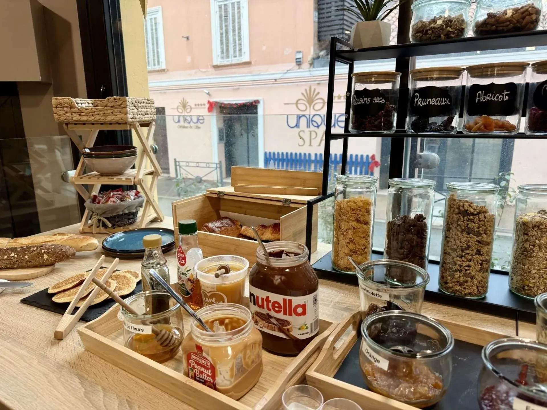 Breakfast in Unique Hôtel Résidence & Spa Breakfast in Unique Hôtel Résidence & Spa