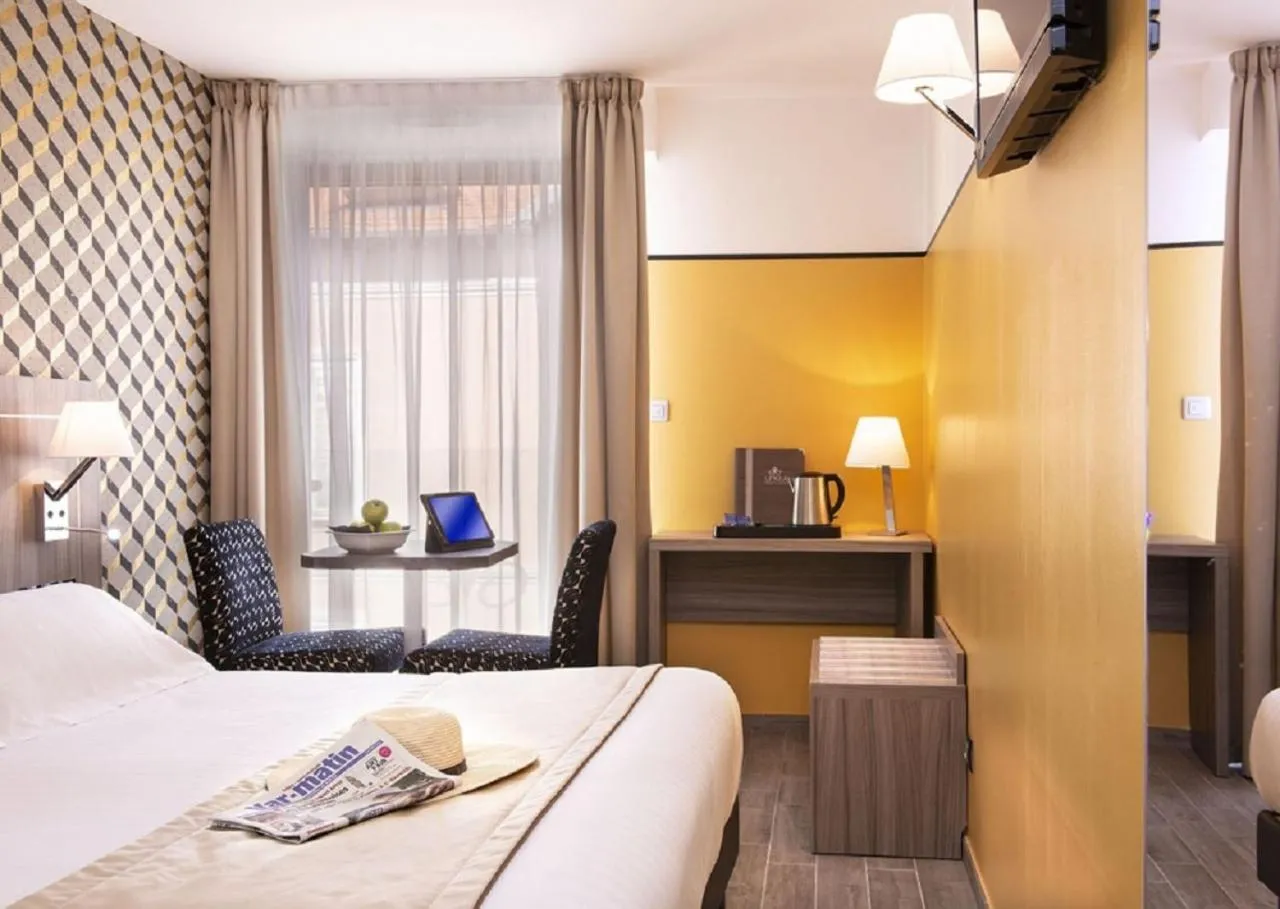 Bedroom, Bed in Unique Hôtel Résidence & Spa