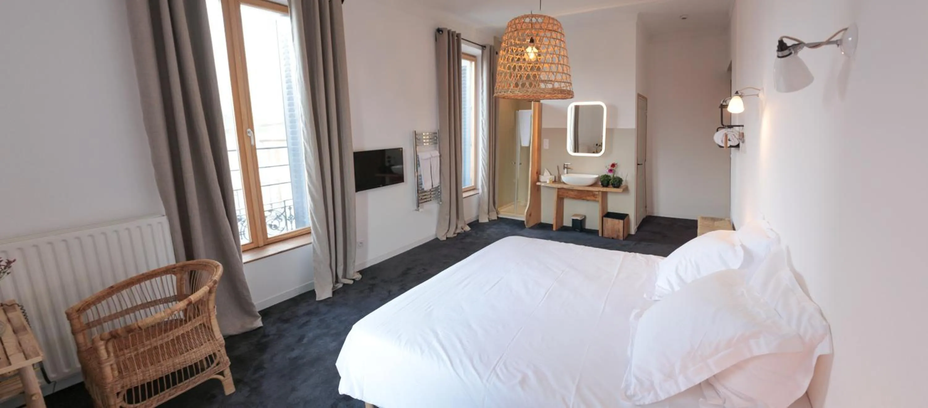 Double Room in Eclosion Château Hôtel & Restaurant