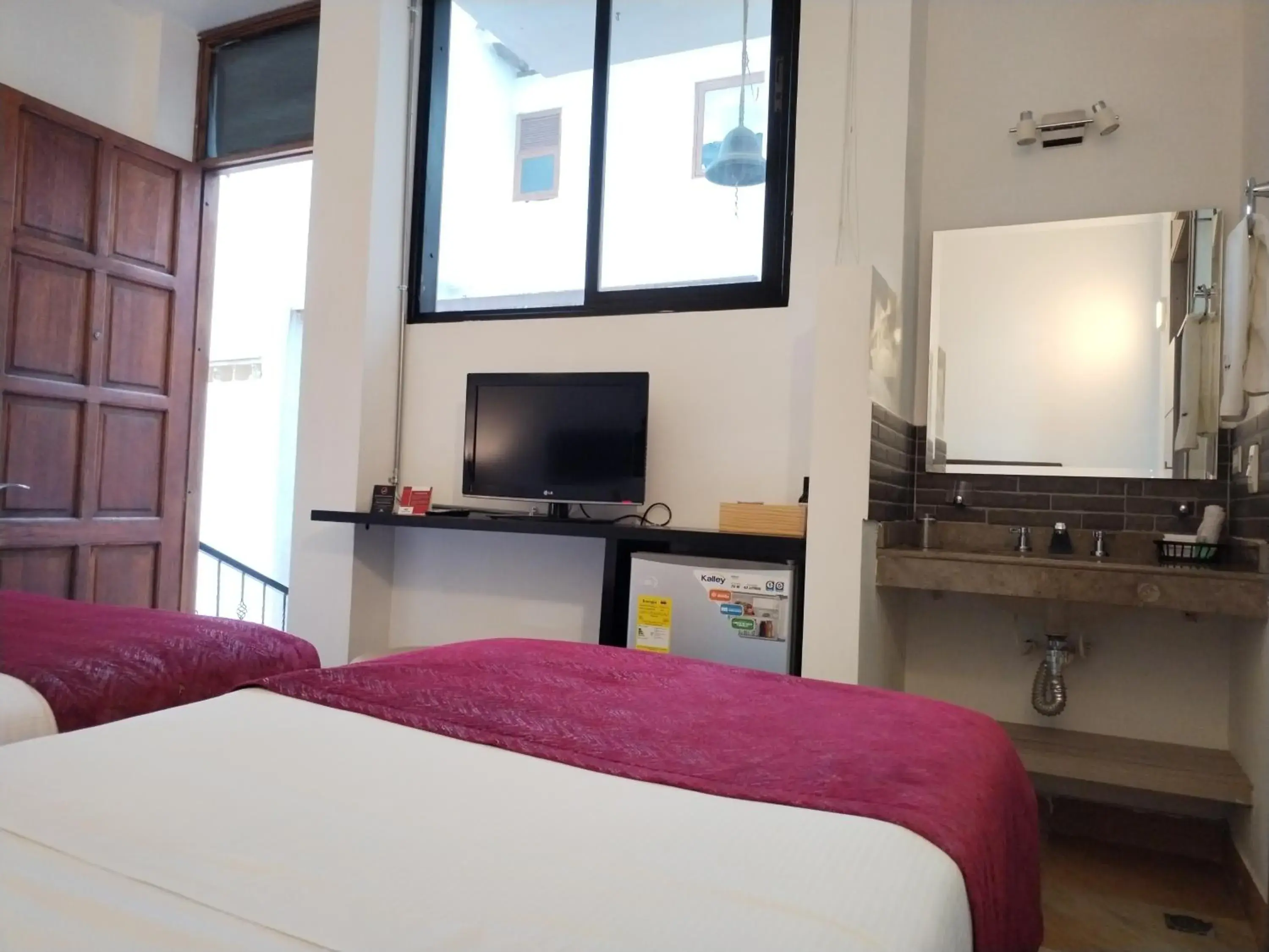 Standard Triple Room in Hotel Capitan Ricaurte Standard Triple Room in Hotel Capitan Ricaurte