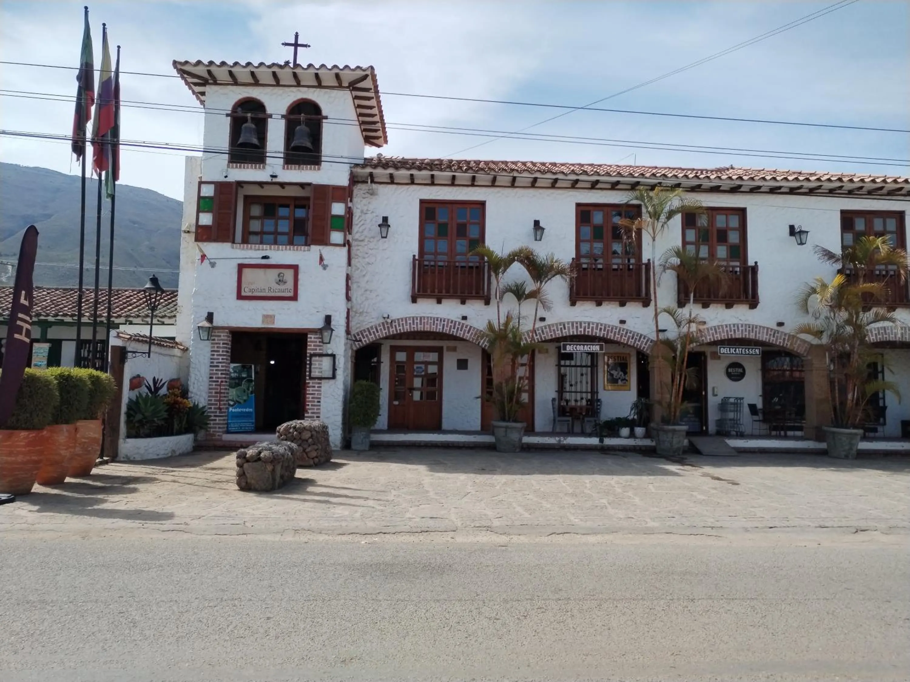 Property building in Hotel Capitan Ricaurte