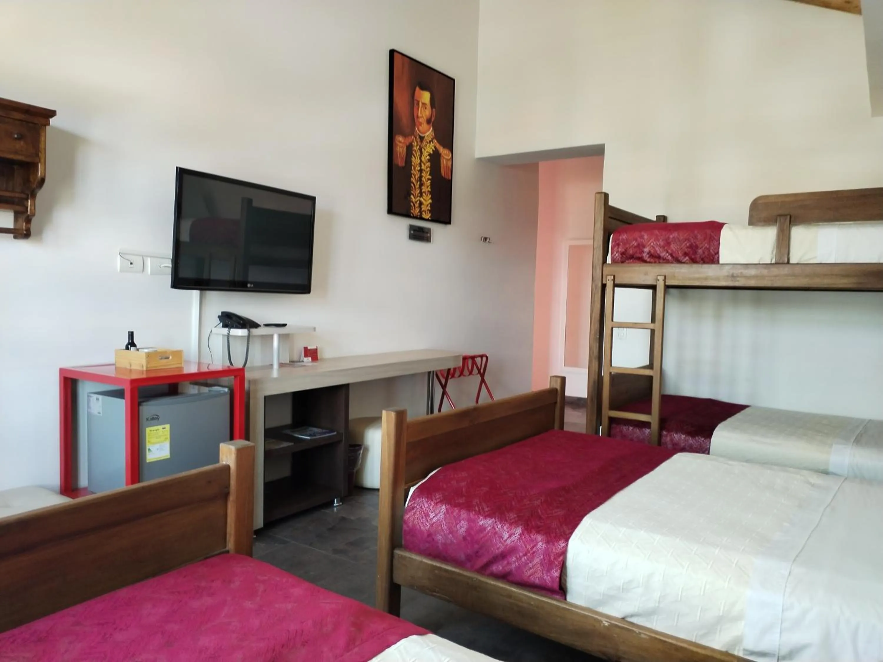 Decorative detail, Bed in Hotel Capitan Ricaurte