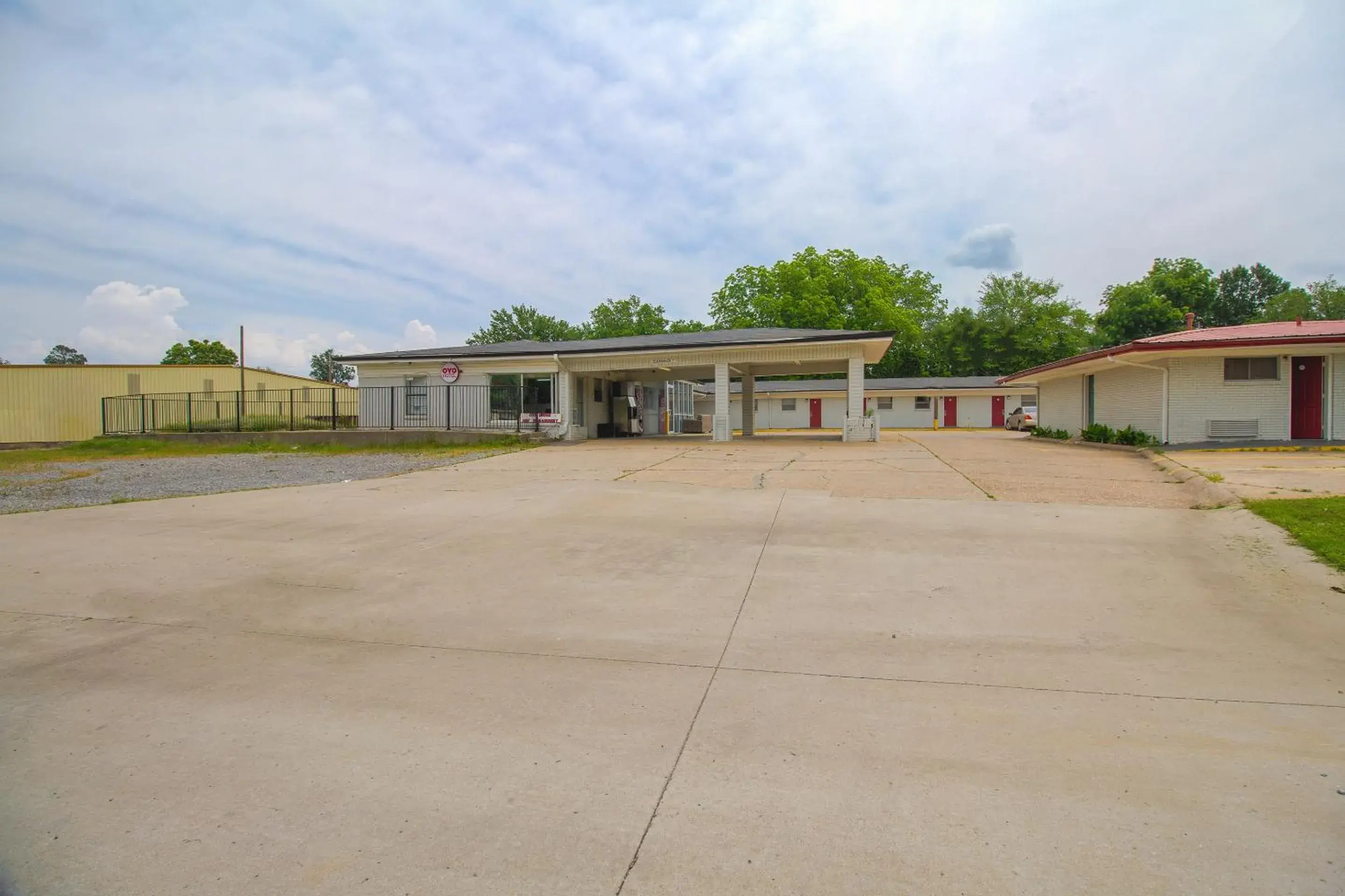 Facade/entrance in OYO Hotel McAlester OK S Main St Facade/entrance in OYO Hotel McAlester OK S Main St