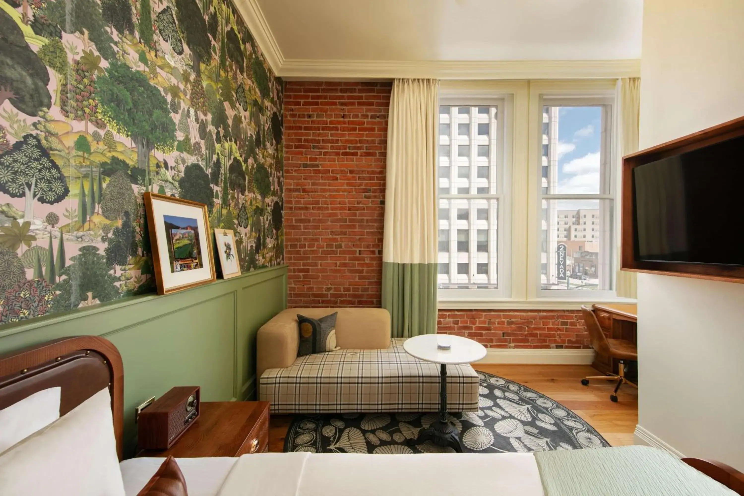 Bronze King Room - Mobility Accessible in The Mining Exchange Bronze King Room - Mobility Accessible in The Mining Exchange