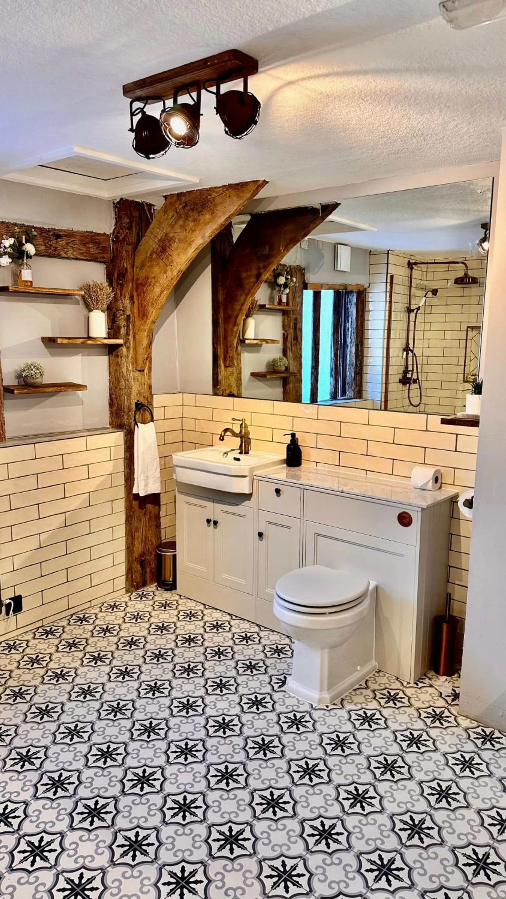 The Ostrich Inn Colnbrook London Heathrow