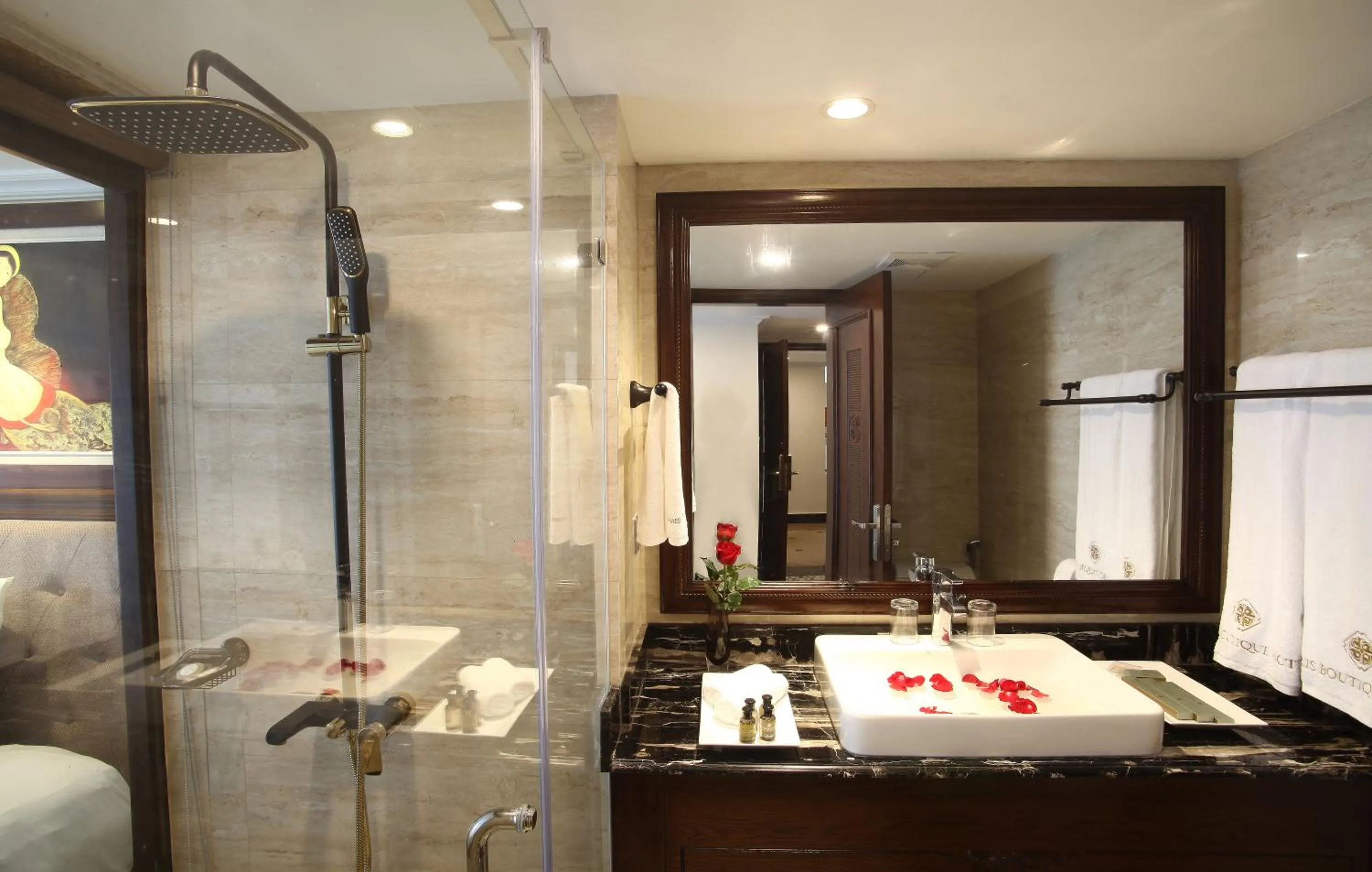 Bathroom in Paris Boutique Hotel Sapa