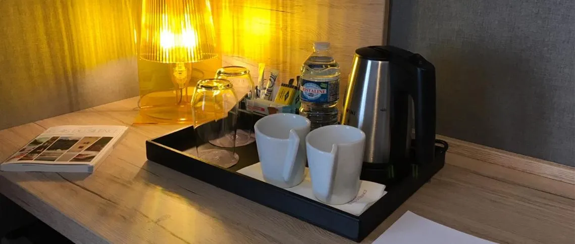 Coffee/tea facilities in Hostellerie du Peiffeschof, The Originals Relais