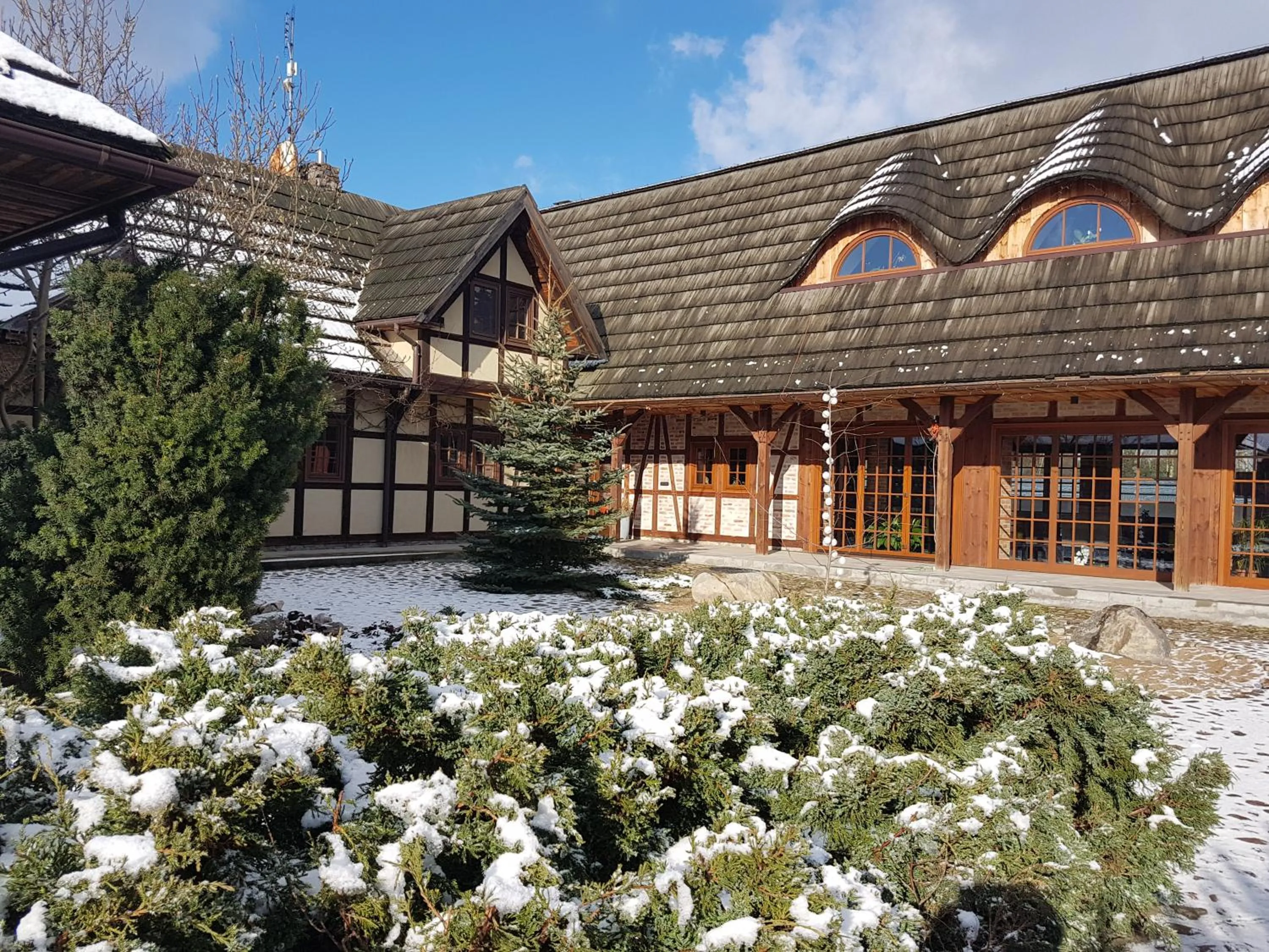 Property building in Mak