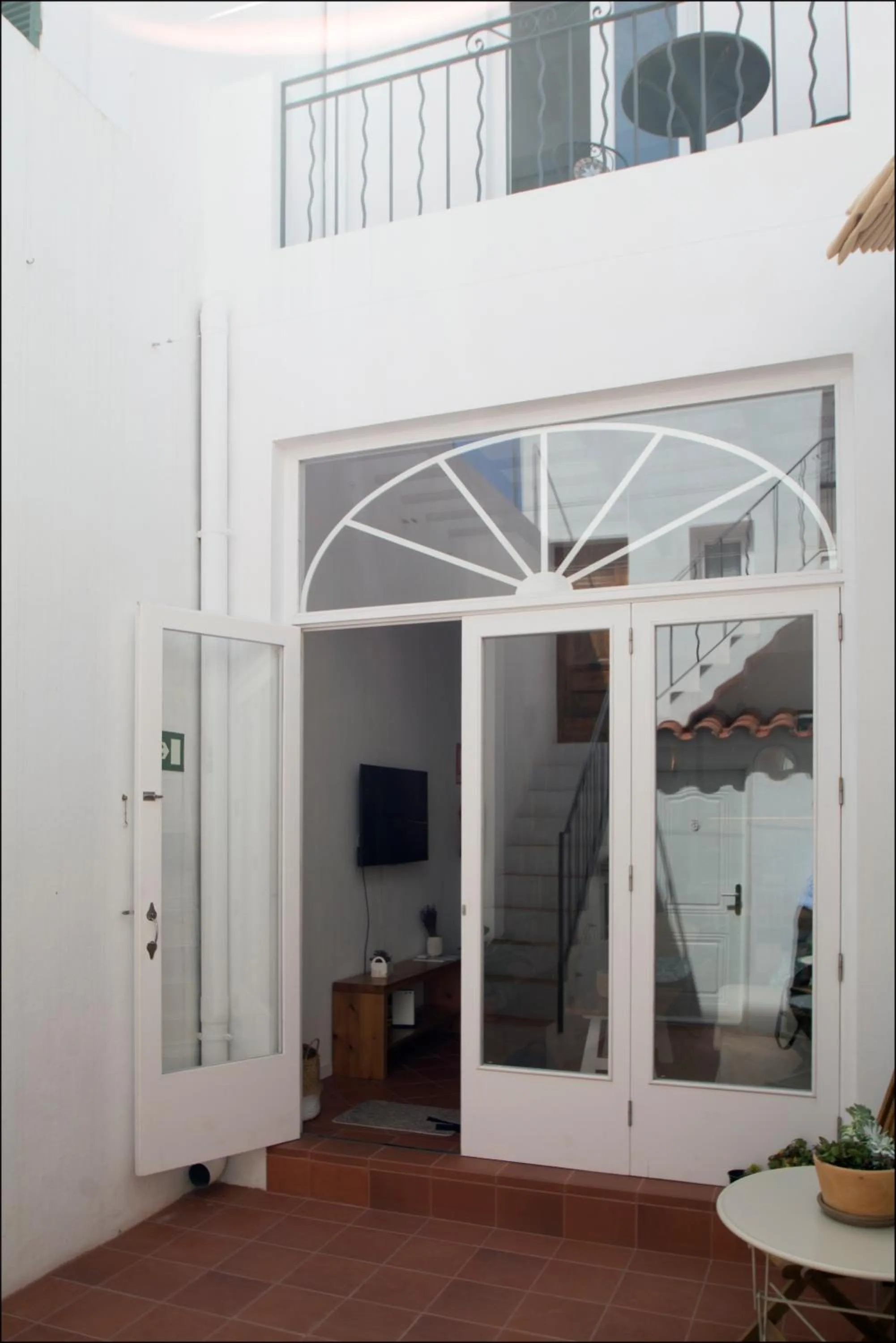 Communal lounge/ TV room in My Rooms Ciutadella Adults Only by My Rooms Hotels TI