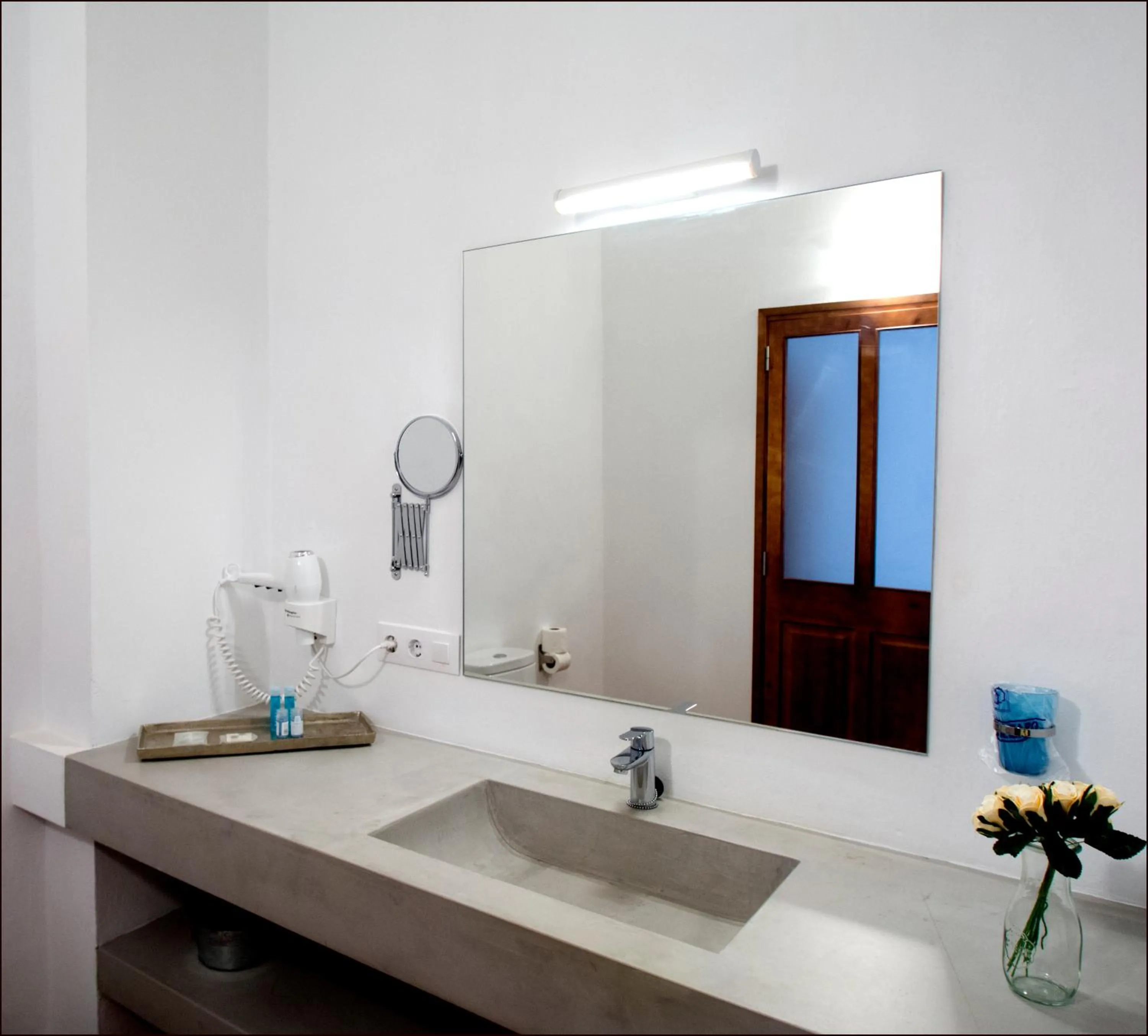 Bathroom in My Rooms Ciutadella Adults Only by My Rooms Hotels TI