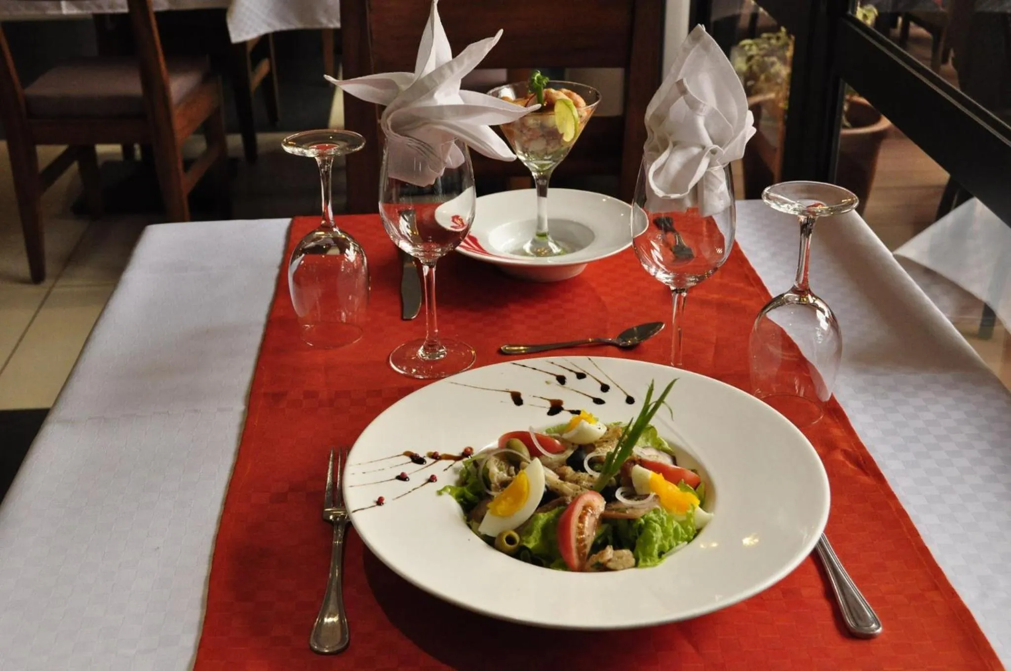 Restaurant/places to eat in Plumeria Hotel