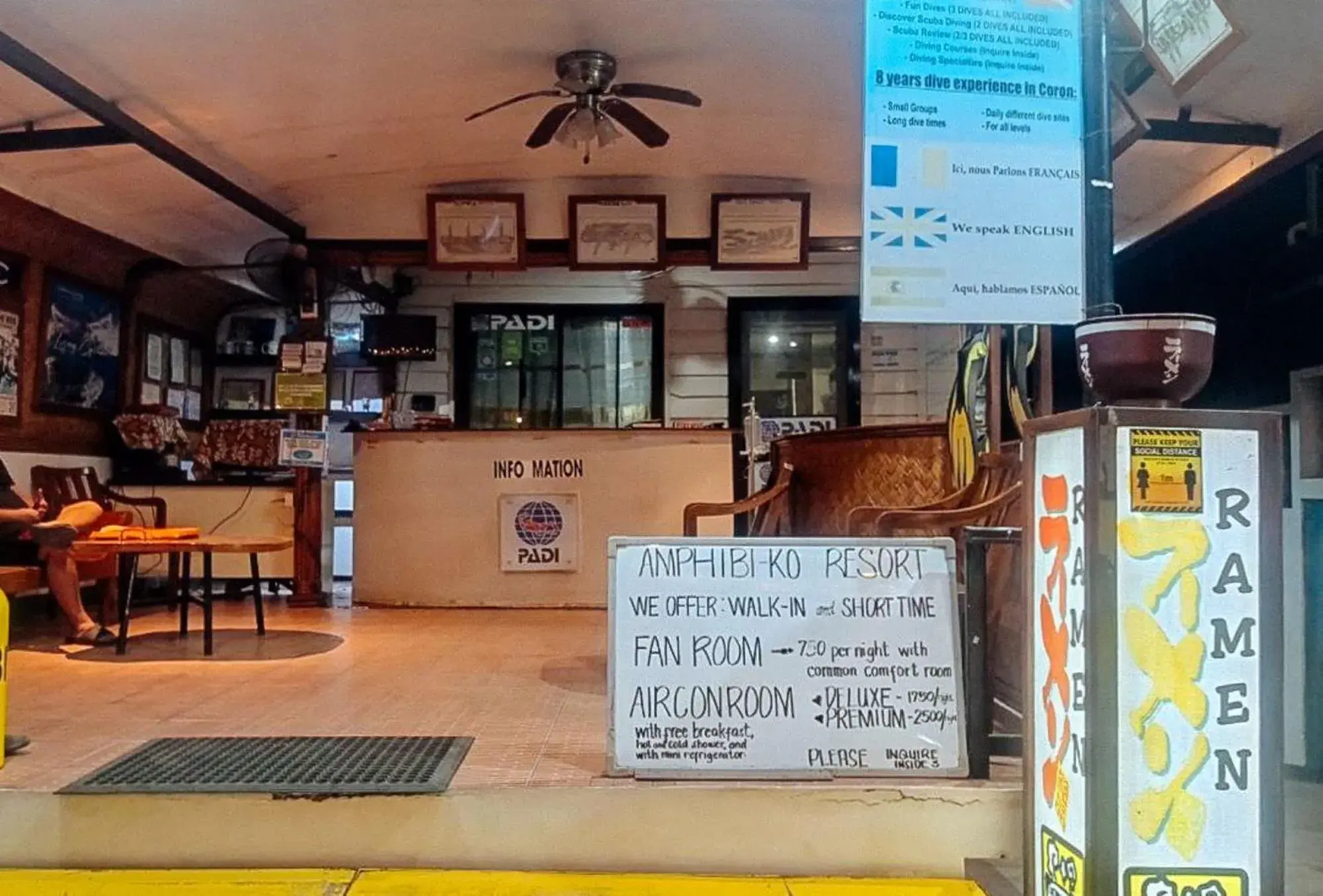 Lobby or reception in RedDoorz at Amphibi-ko Resort Palawan Lobby or reception in RedDoorz at Amphibi-ko Resort Palawan